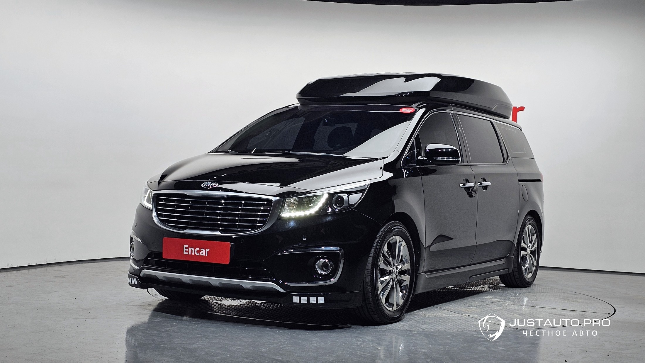 Автомобиль Kia Canival