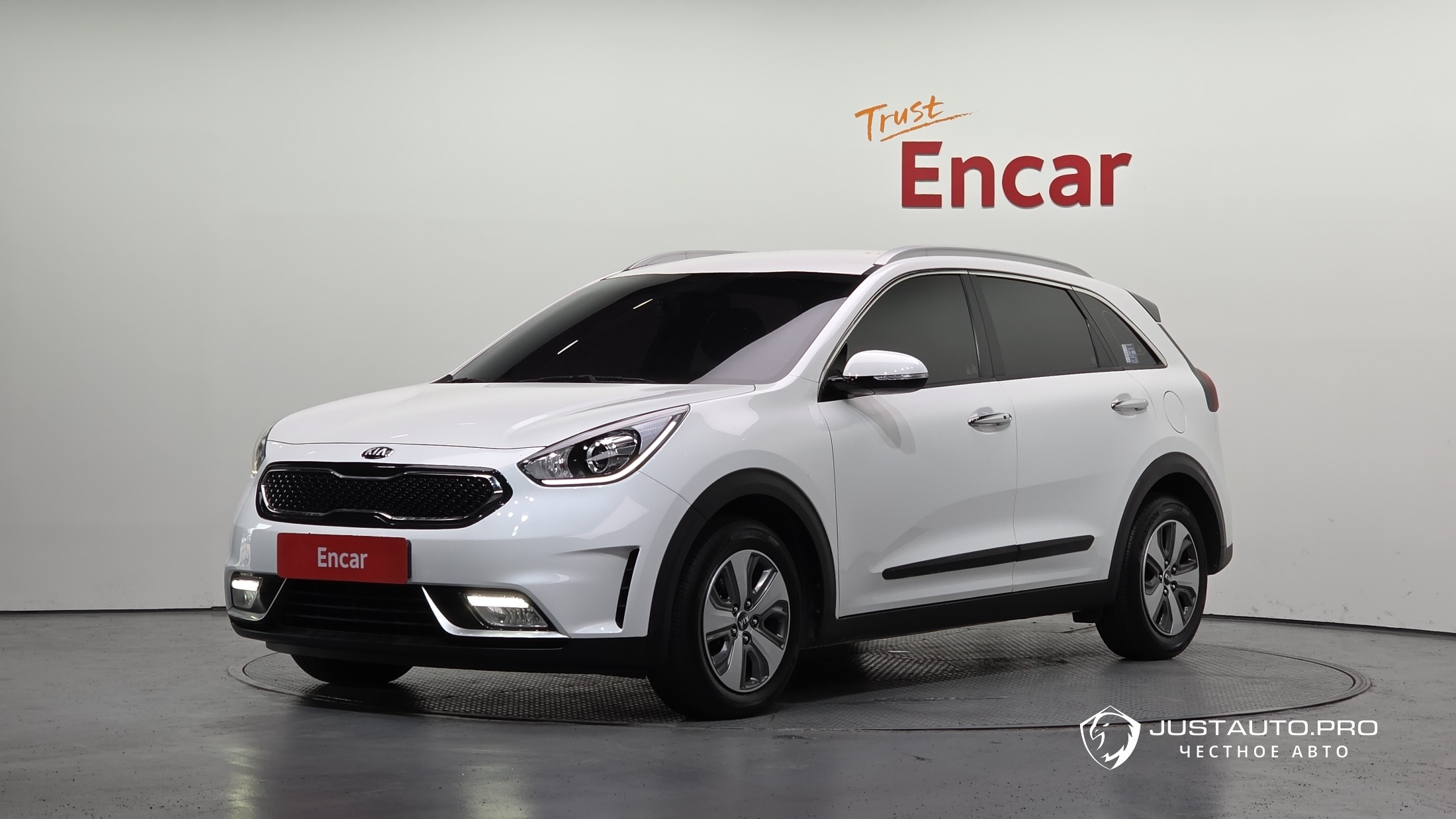 Автомобиль Kia Niro