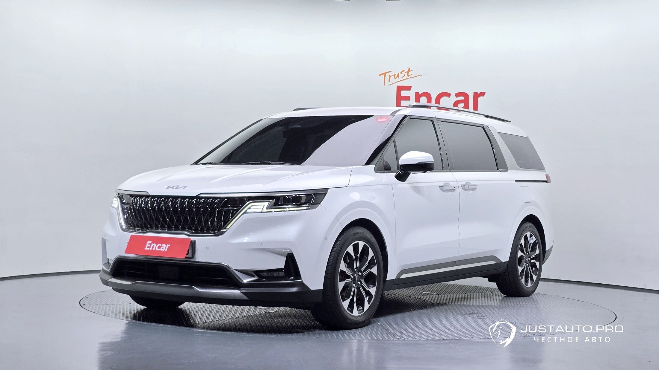 Автомобиль Kia Canival