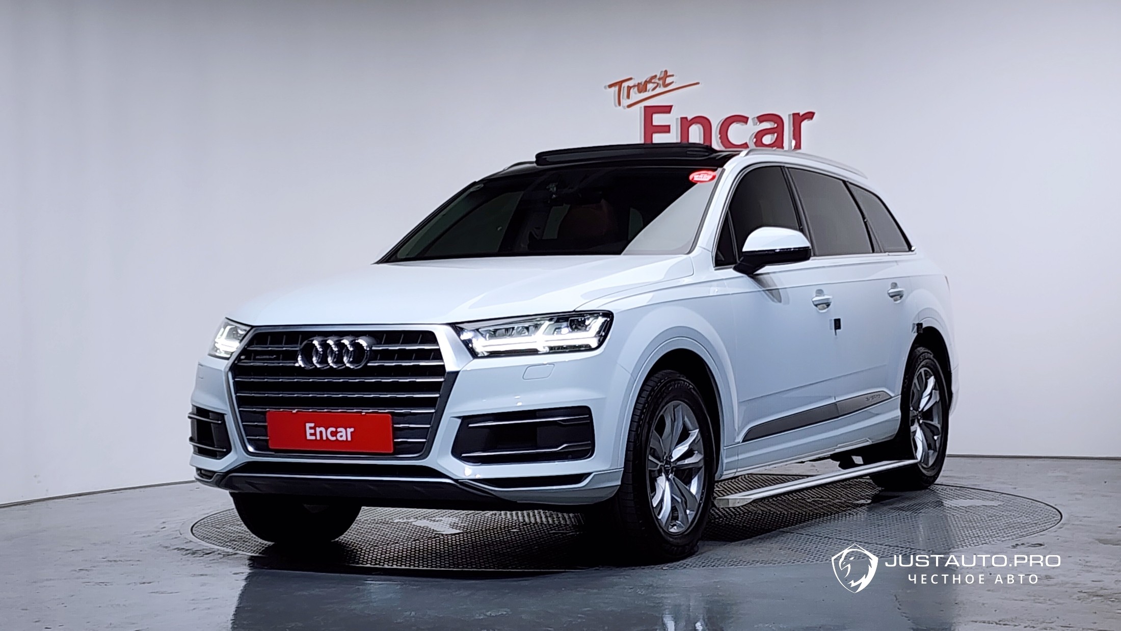 Автомобиль Audi Q7