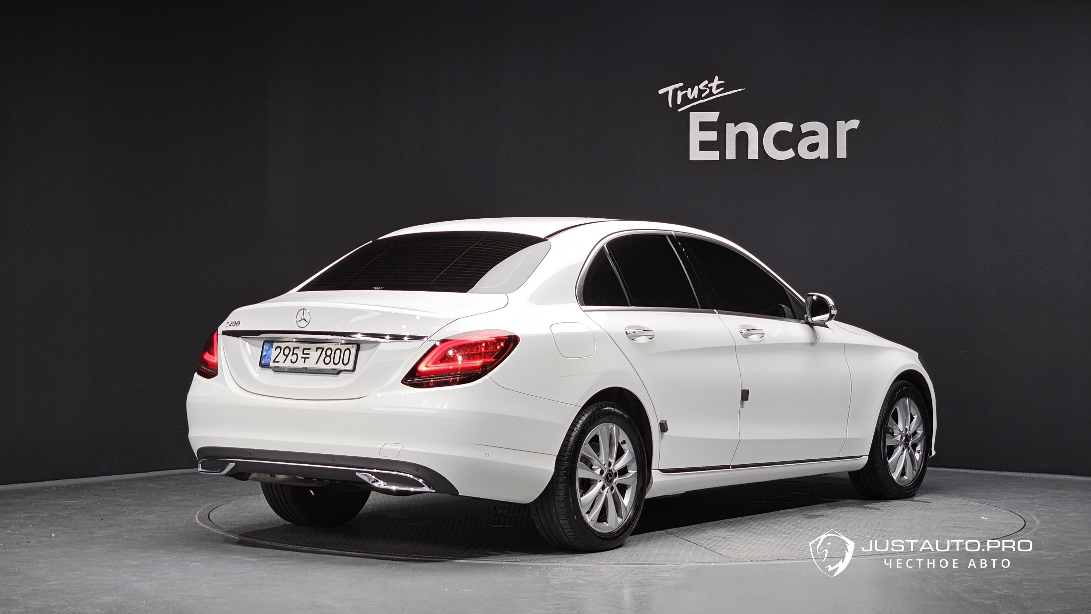 Автомобиль Mercedes-Benz C-Class