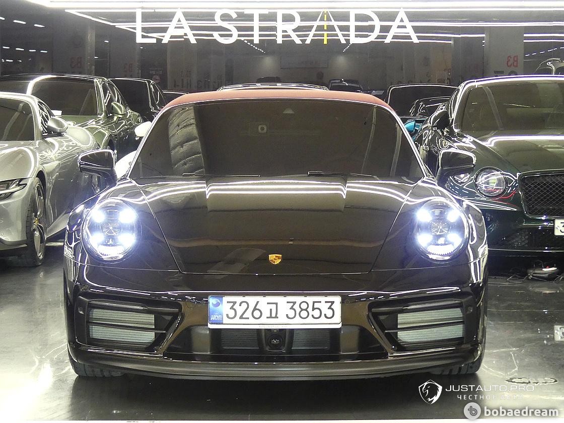 Автомобиль Porsche 911