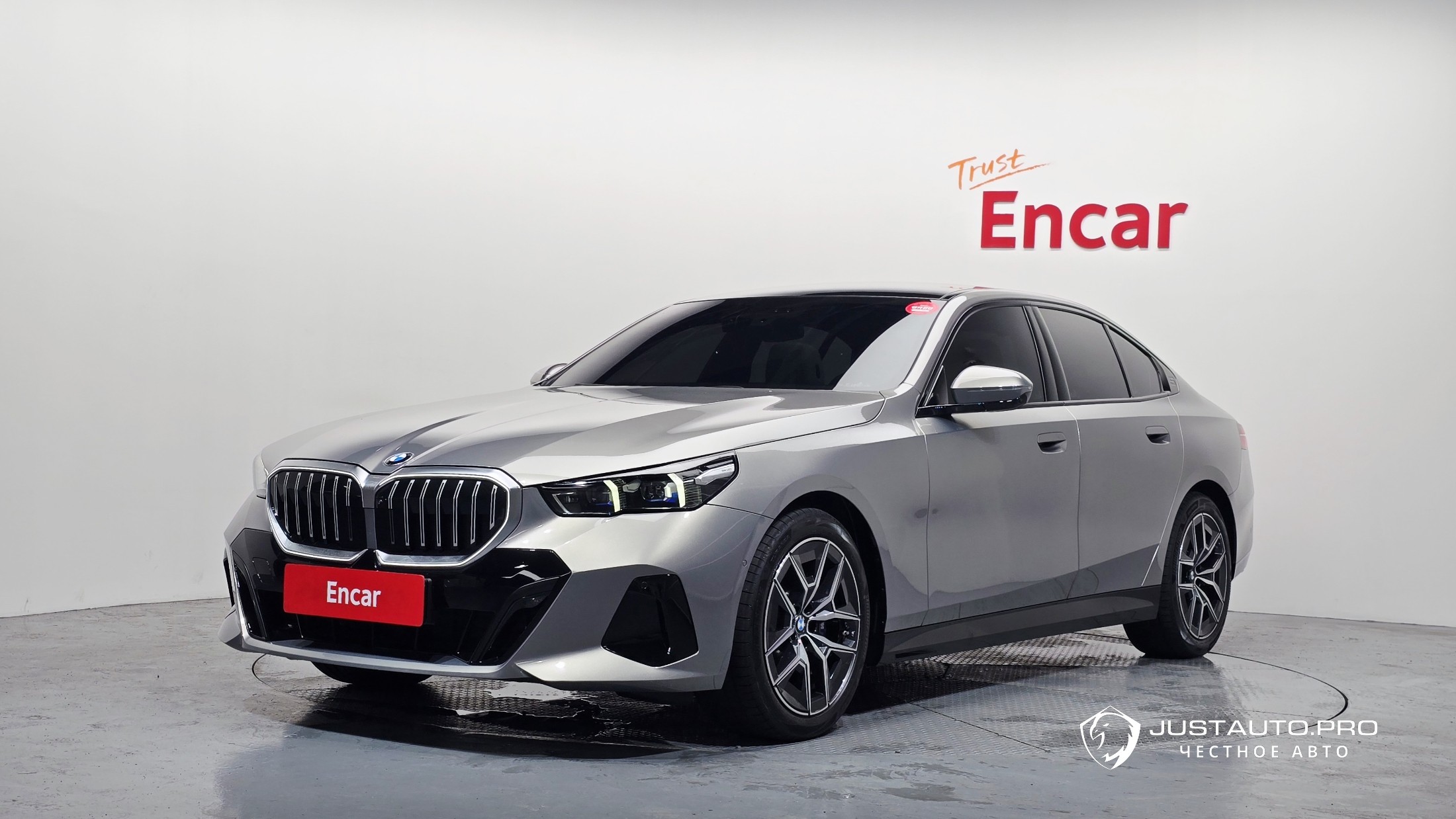 Автомобиль BMW 5-Series