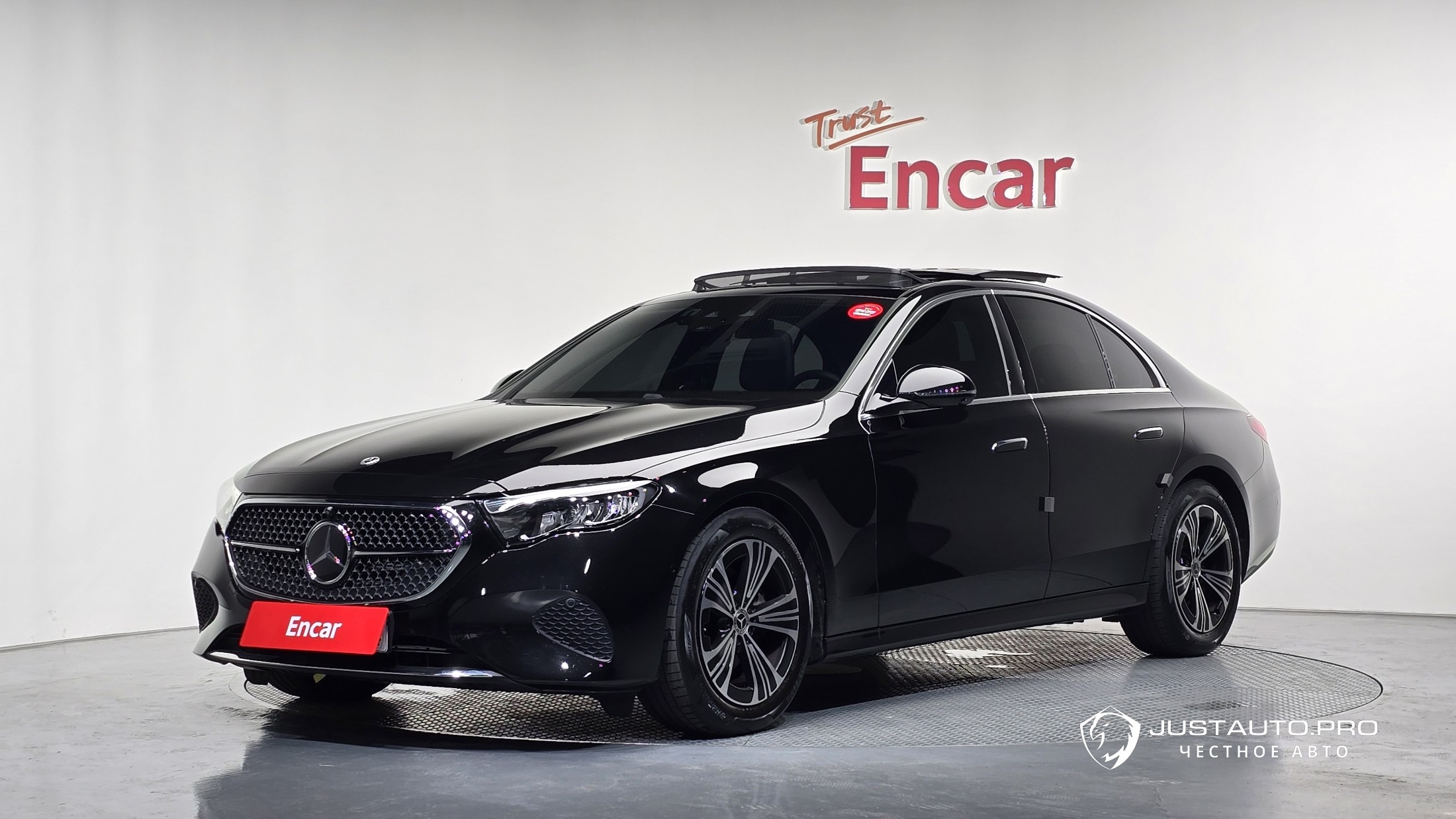 Автомобиль Mercedes-Benz E-Class