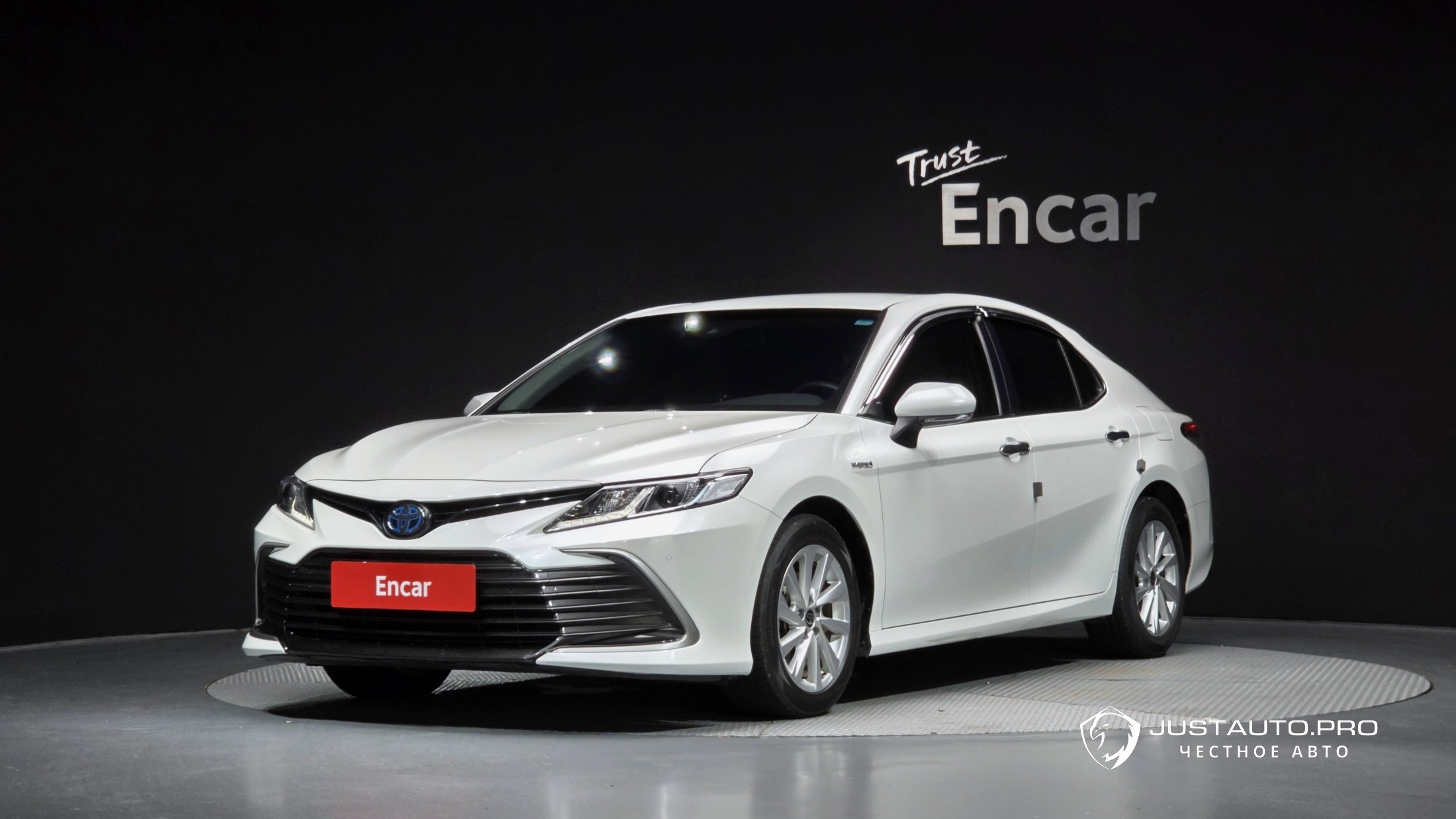 Автомобиль Toyota Camry