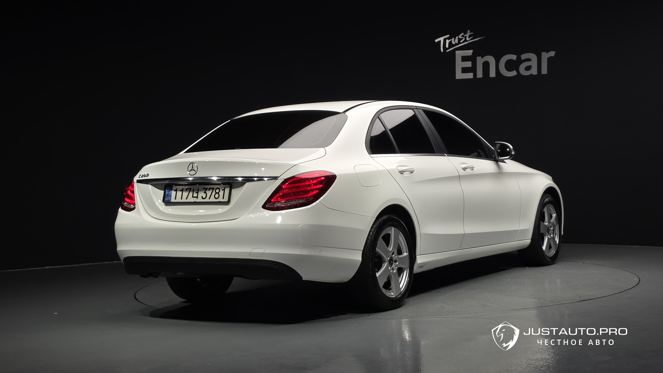 Автомобиль Mercedes-Benz C-Class
