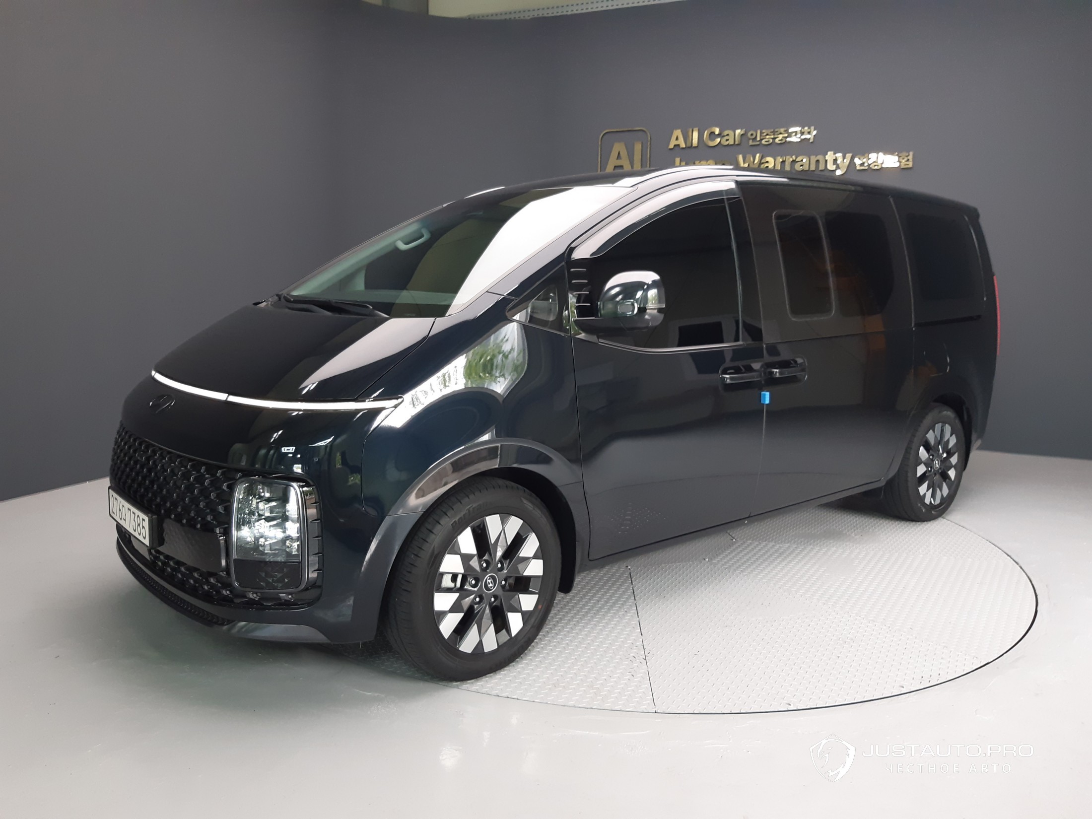 Автомобиль Hyundai Staria