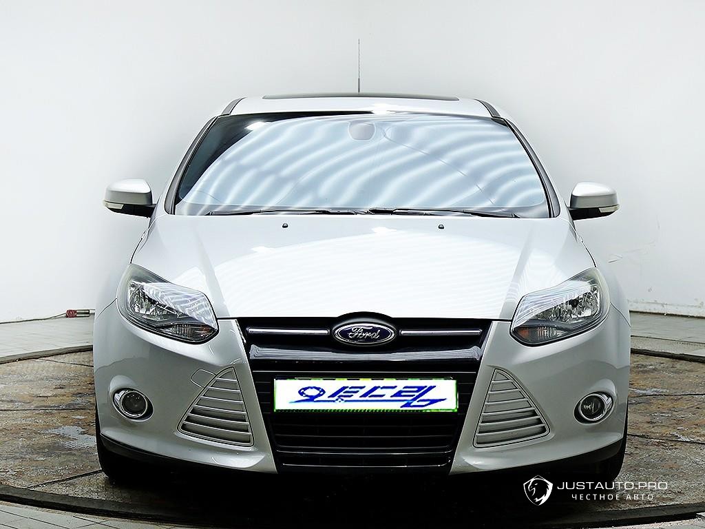 Автомобиль Ford Focus