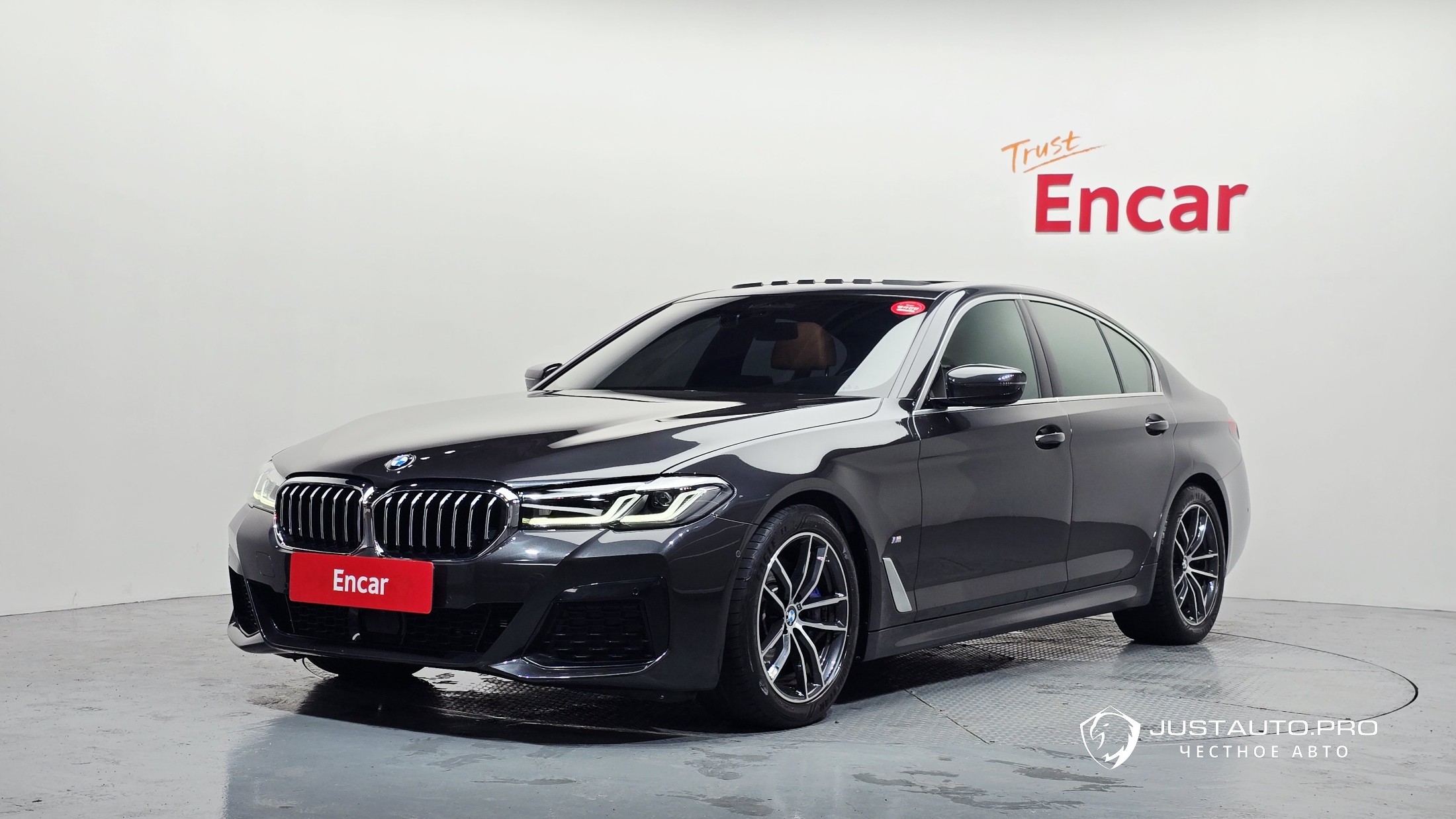 Автомобиль BMW 5-Series