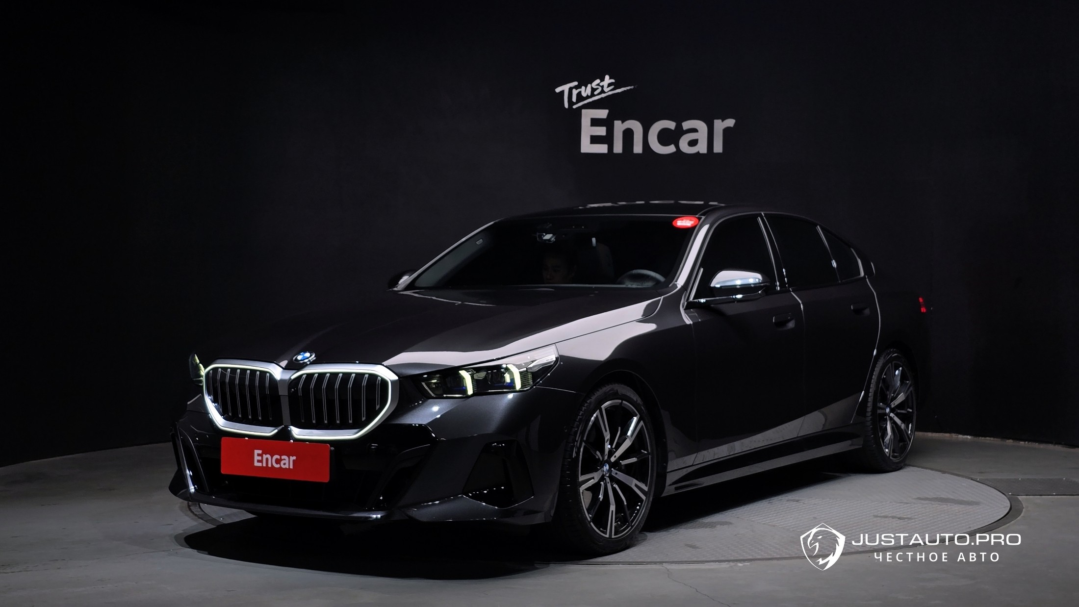 Автомобиль BMW 5-Series