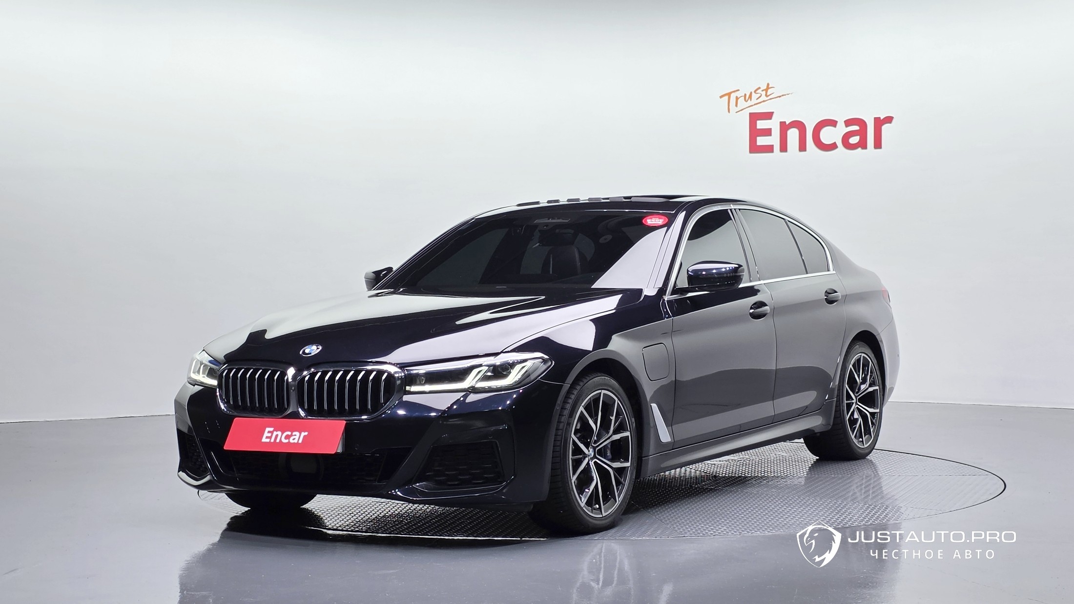 Автомобиль BMW 5-Series