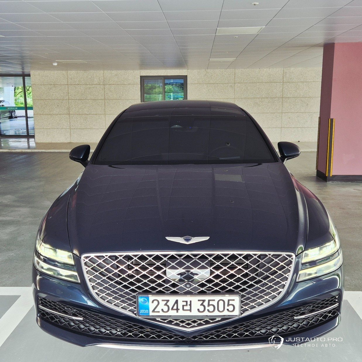 Автомобиль Genesis G80
