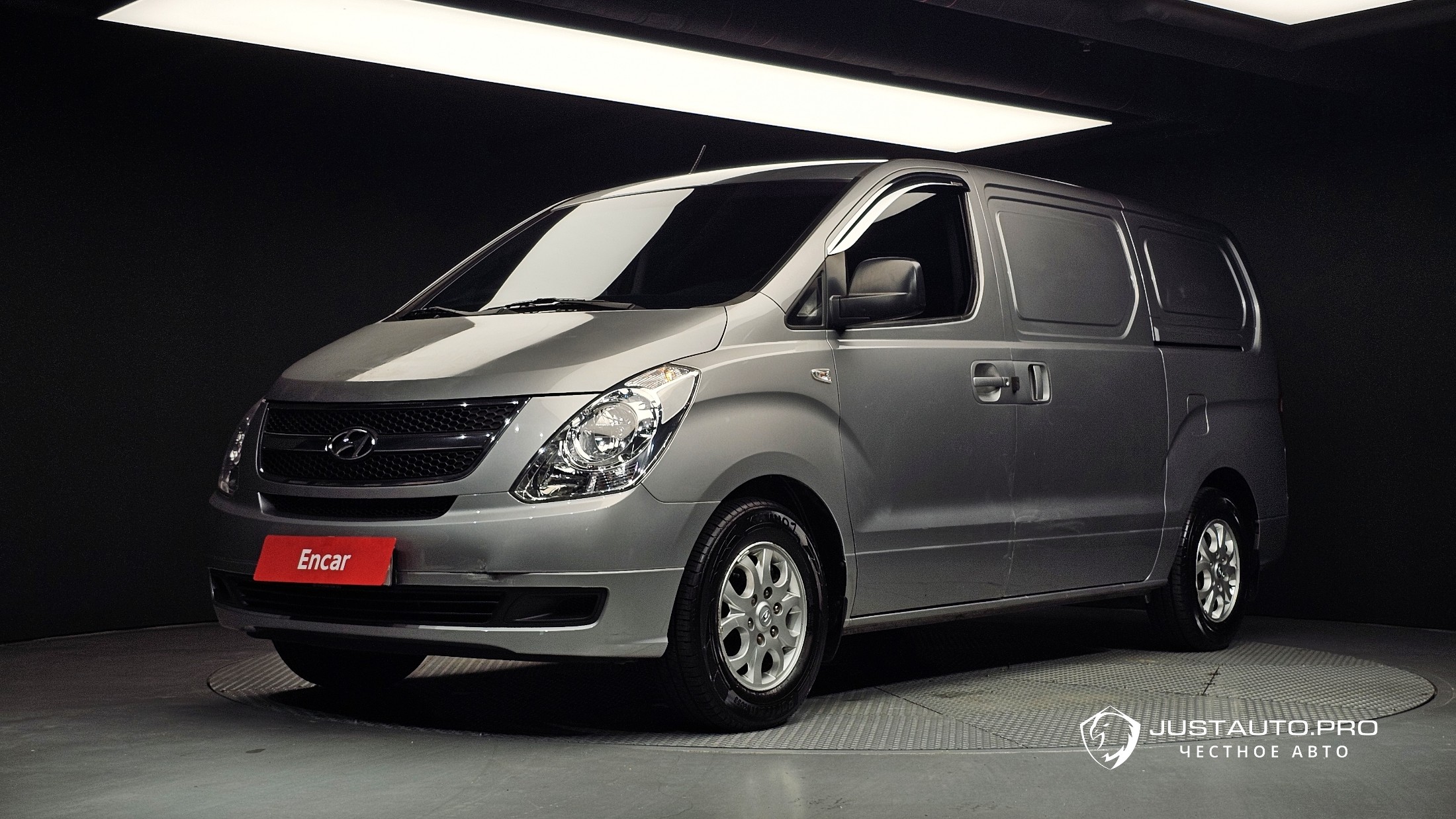 Автомобиль Hyundai Starex