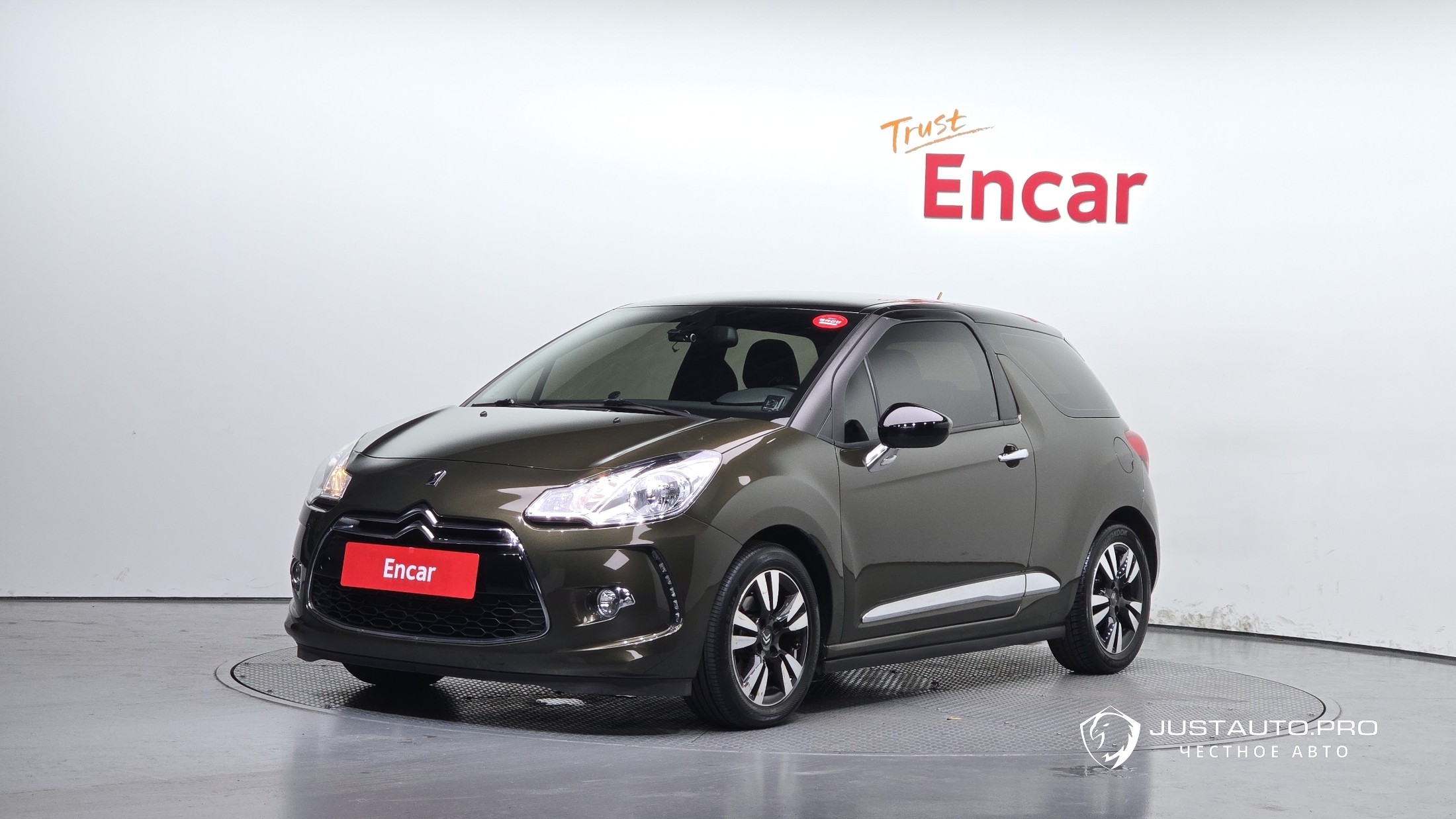 Автомобиль Citroen-DS DS3