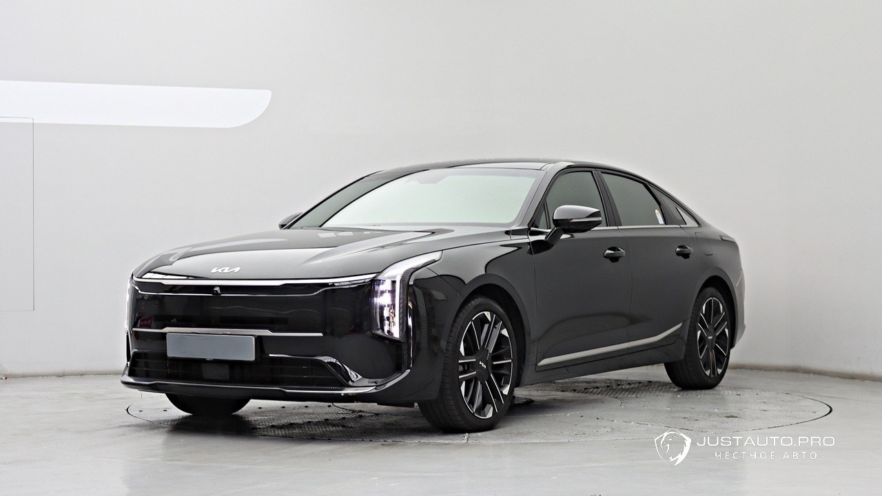 Автомобиль Kia K8