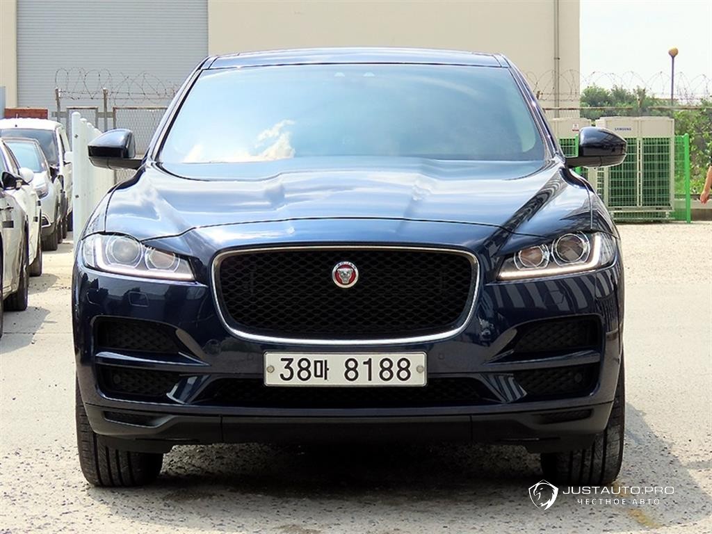 Автомобиль Jaguar F-PACE