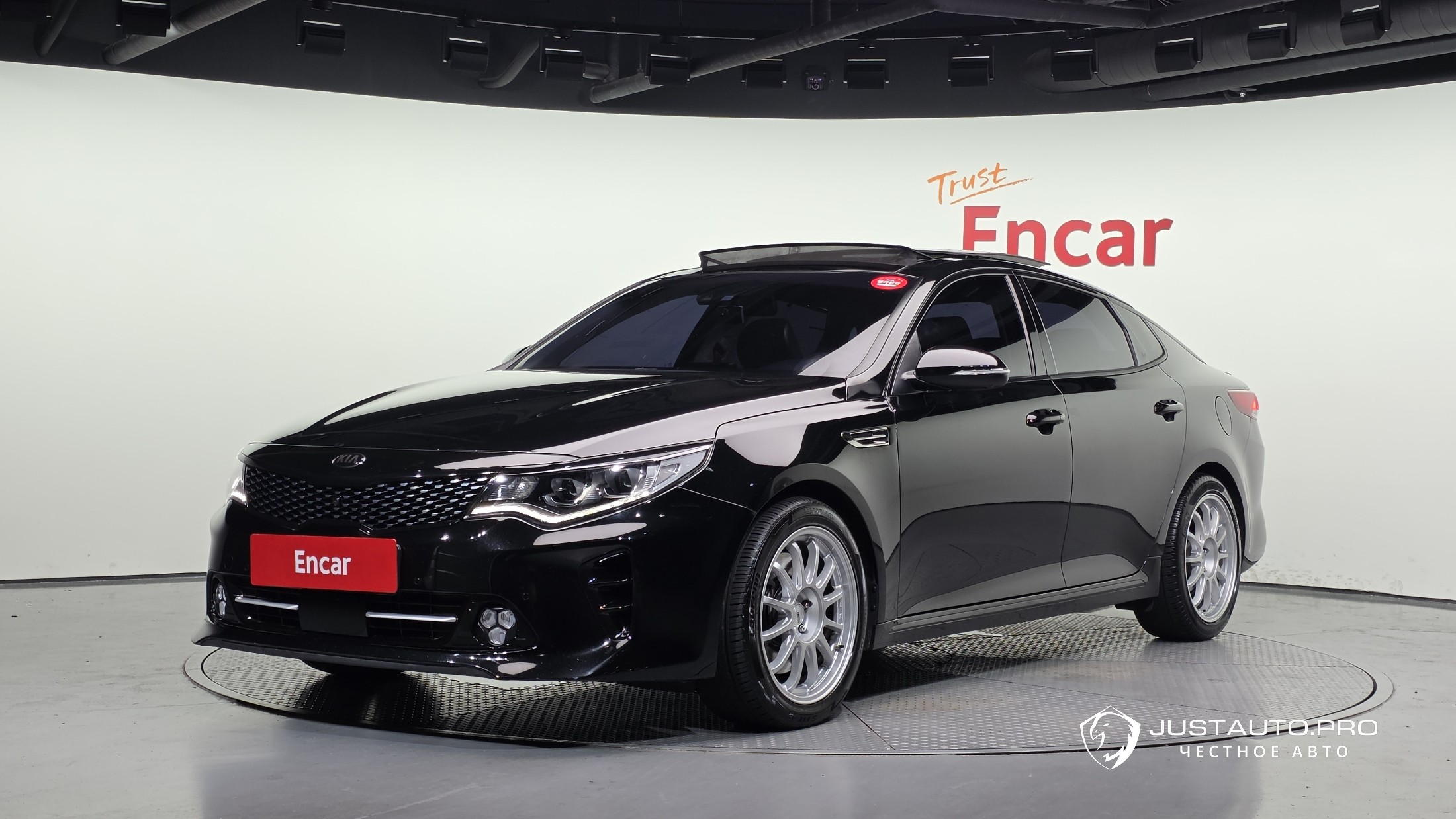 Автомобиль Kia K5