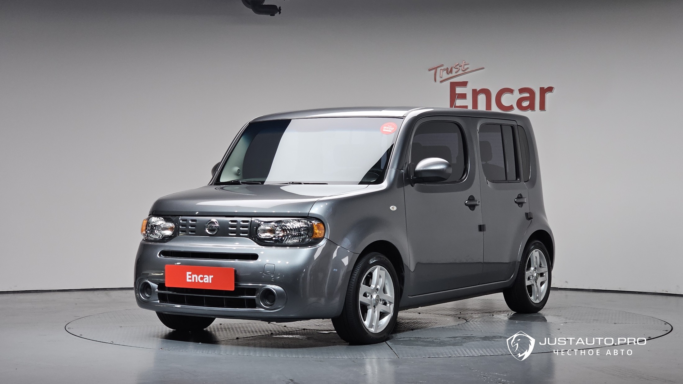 Автомобиль Nissan Cube