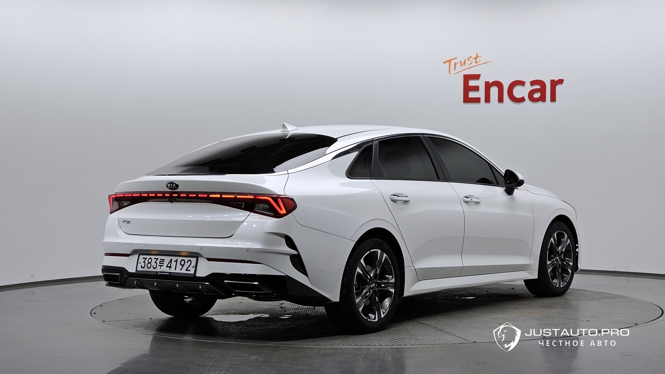 Автомобиль Kia K5