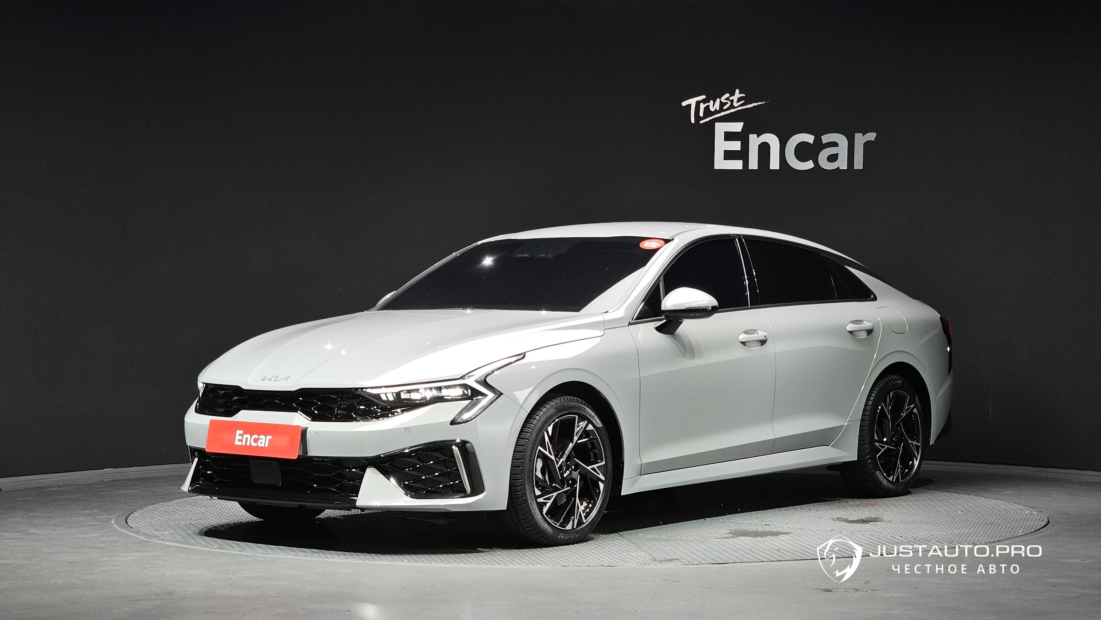 Автомобиль Kia K5