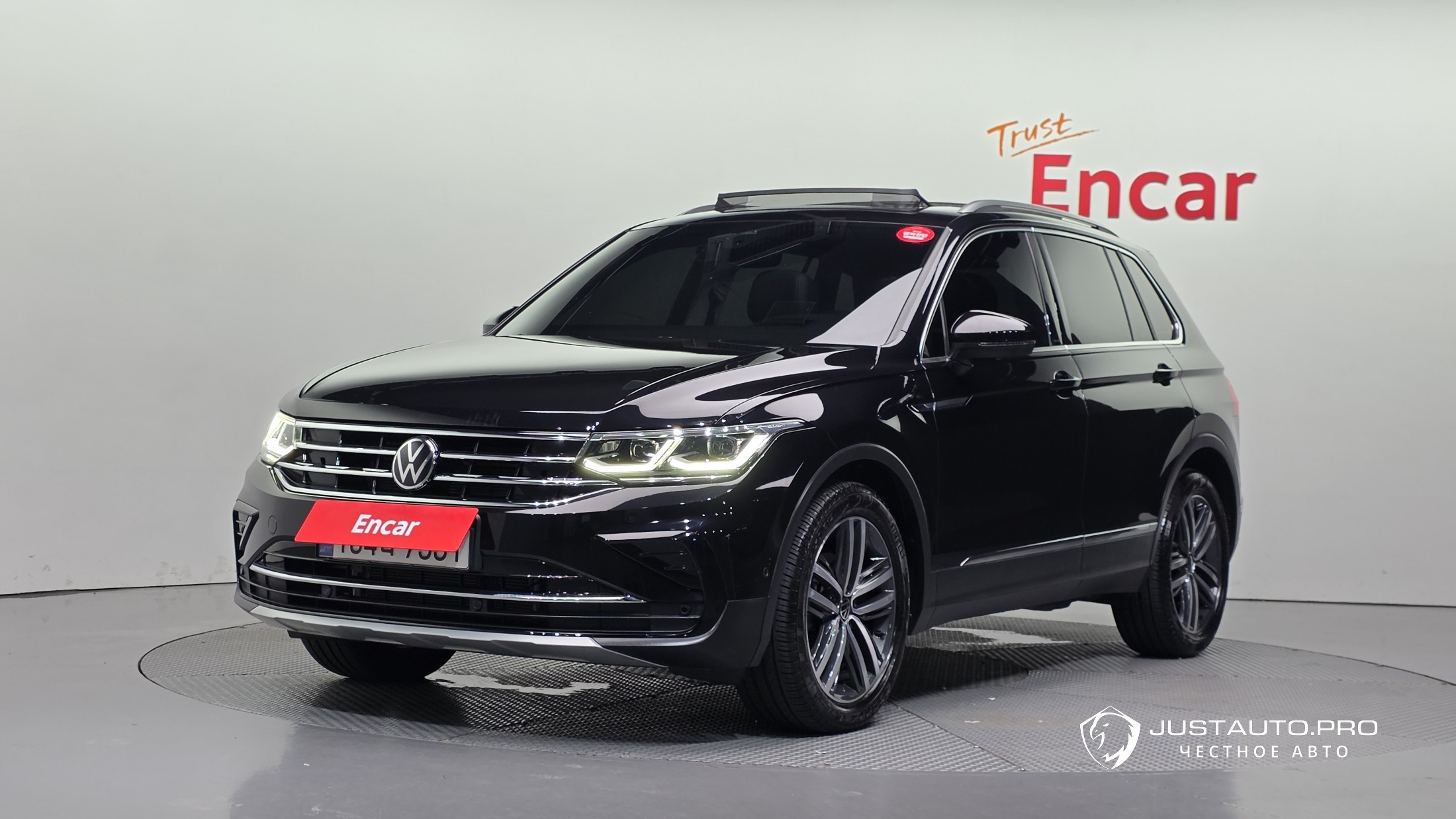 Автомобиль Volkswagen Tiguan