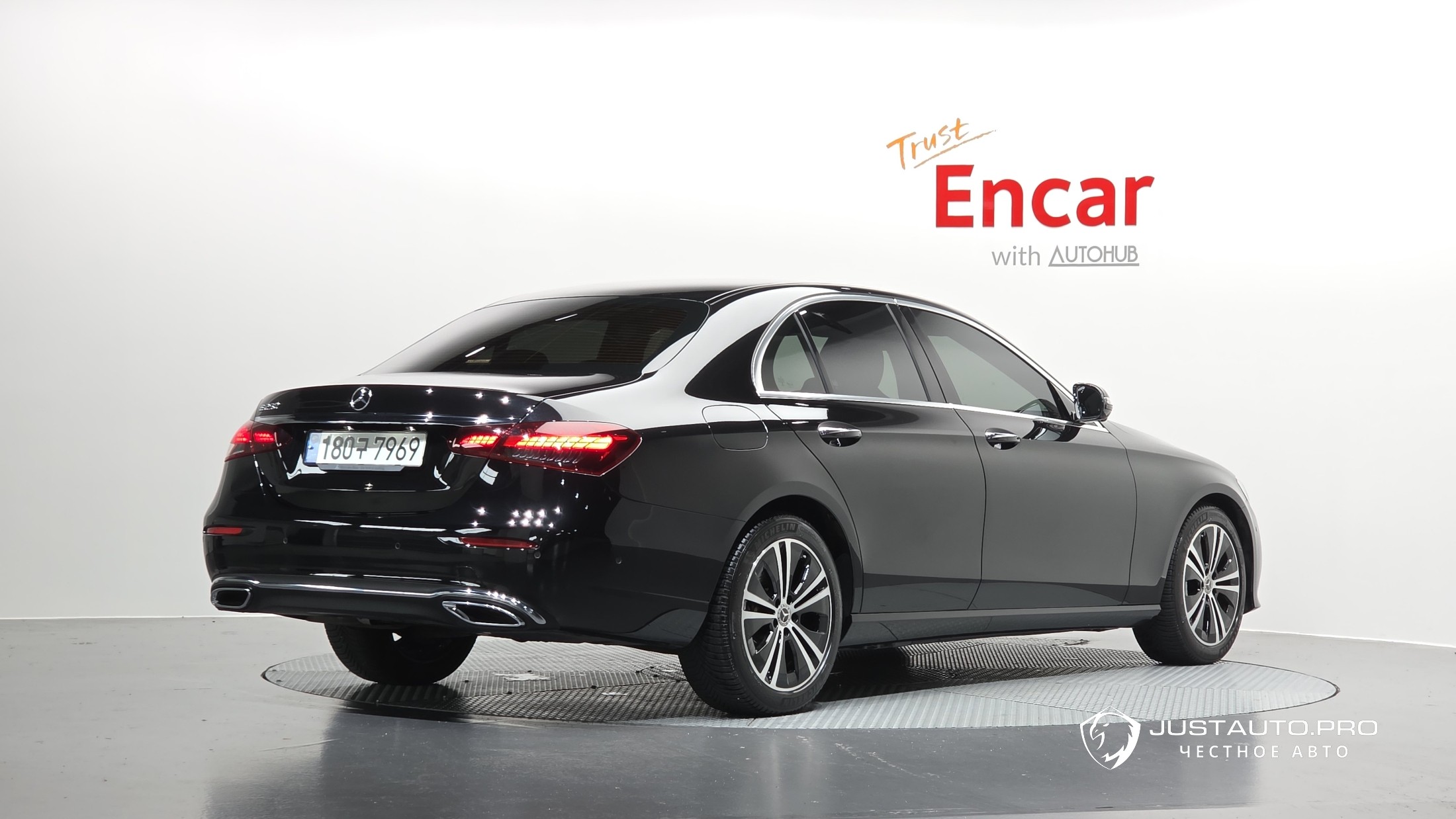 Автомобиль Mercedes-Benz E-Class