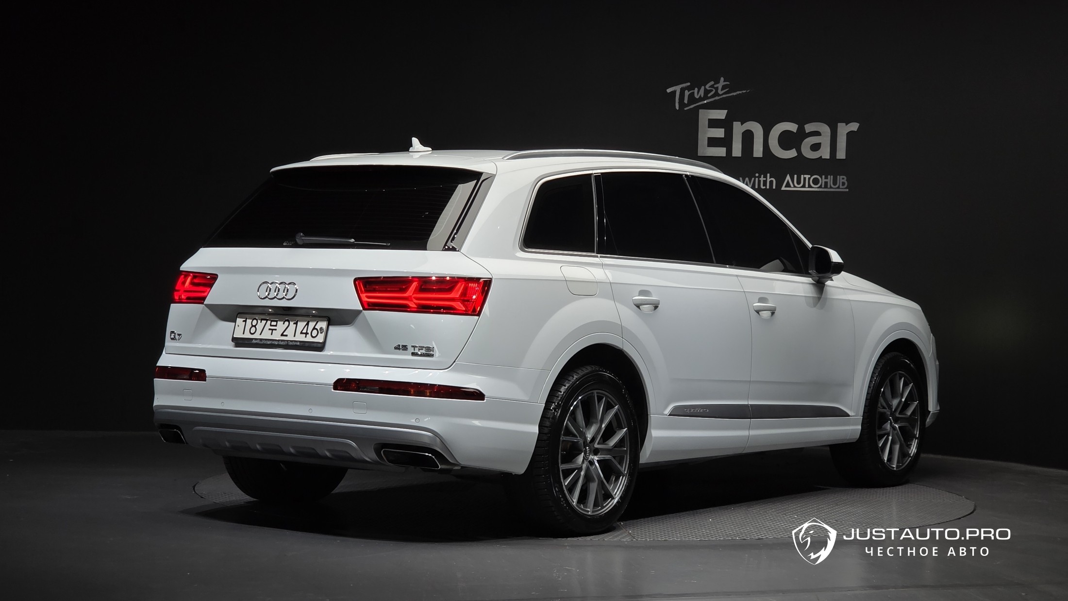 Автомобиль Audi Q7