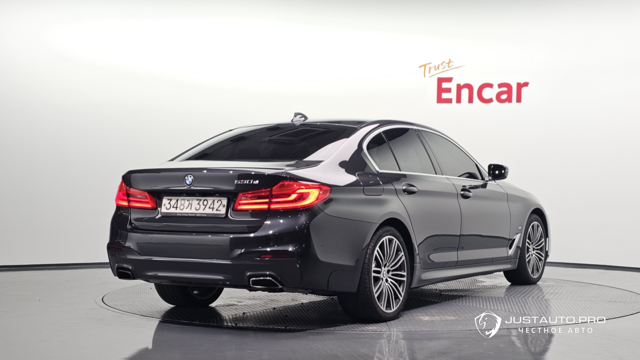 Автомобиль BMW 5-Series