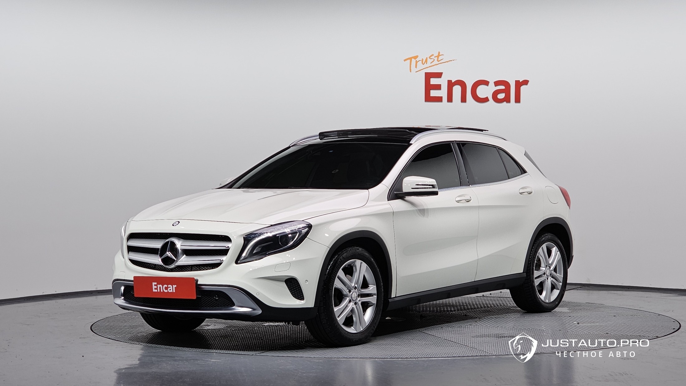 Автомобиль Mercedes-Benz GLA-Class