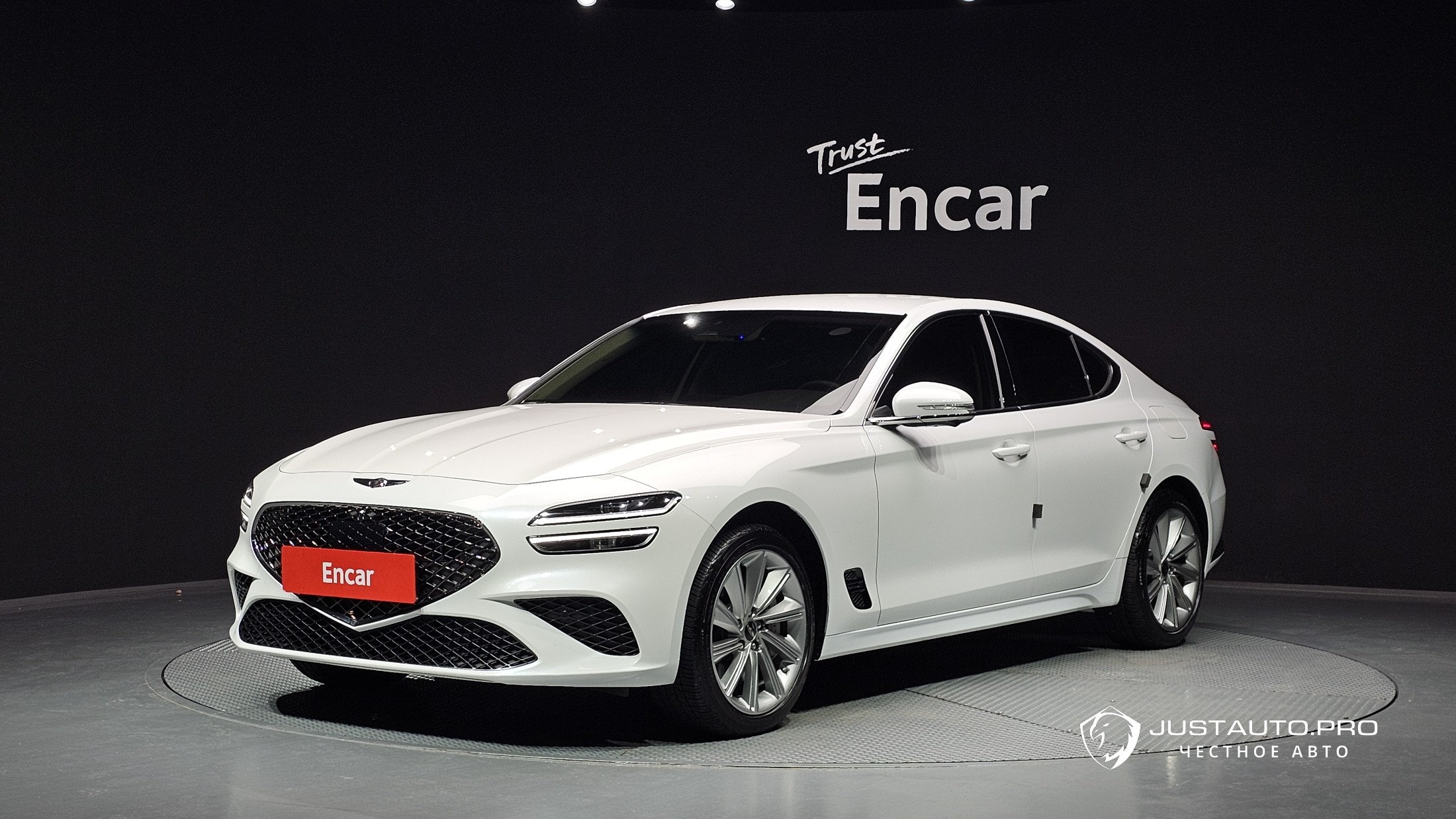 Автомобиль Genesis G70