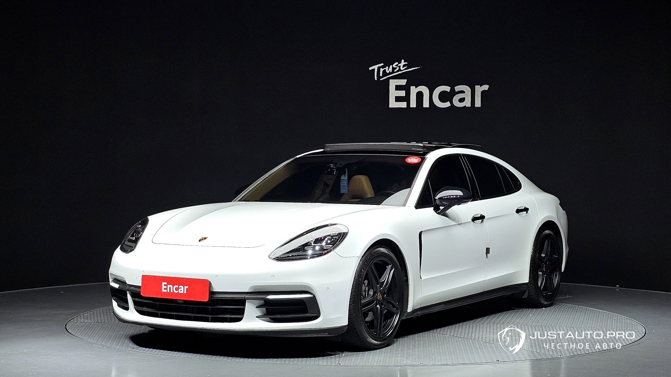 Автомобиль Porsche Panamera