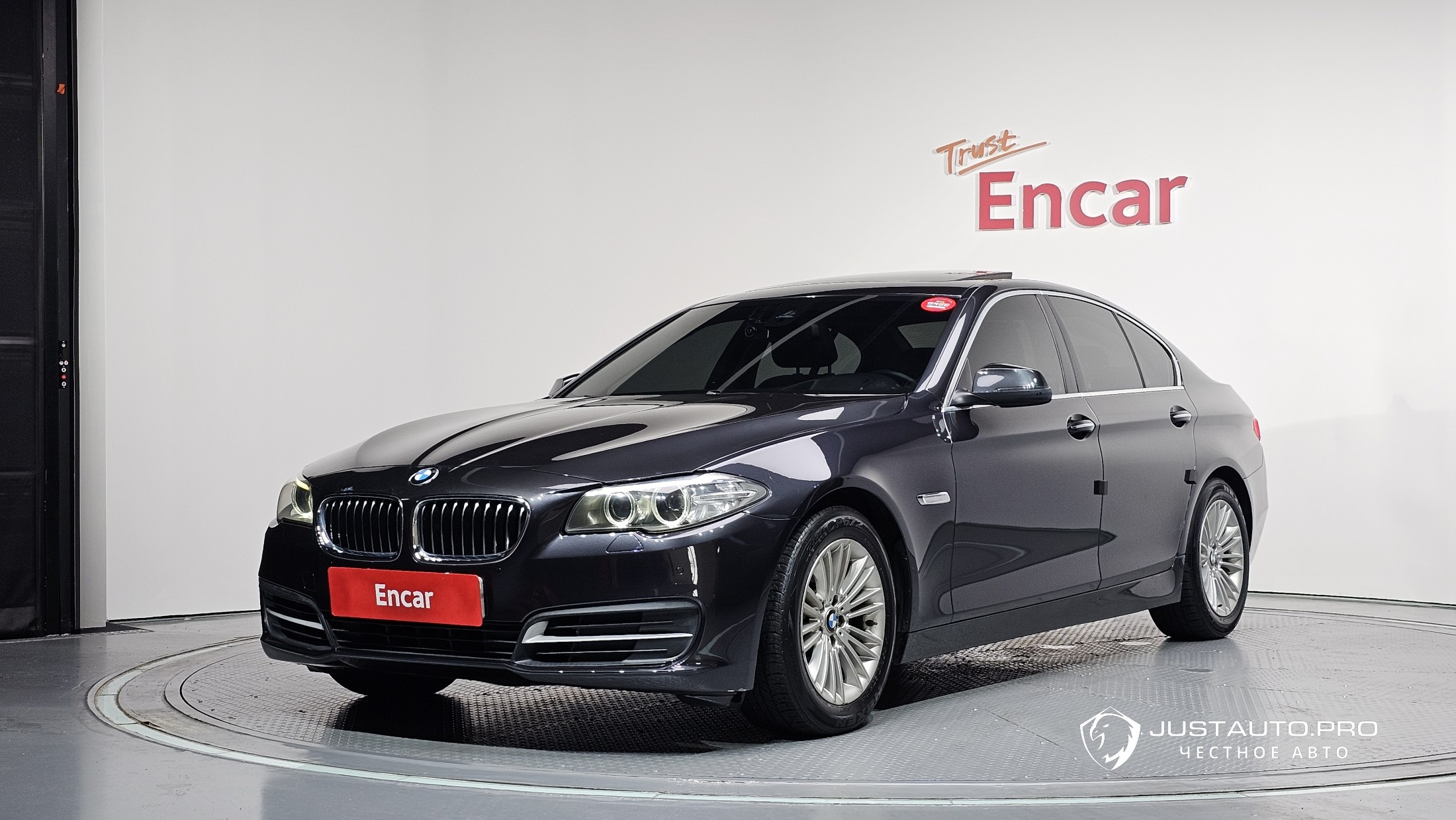 Автомобиль BMW 5-Series