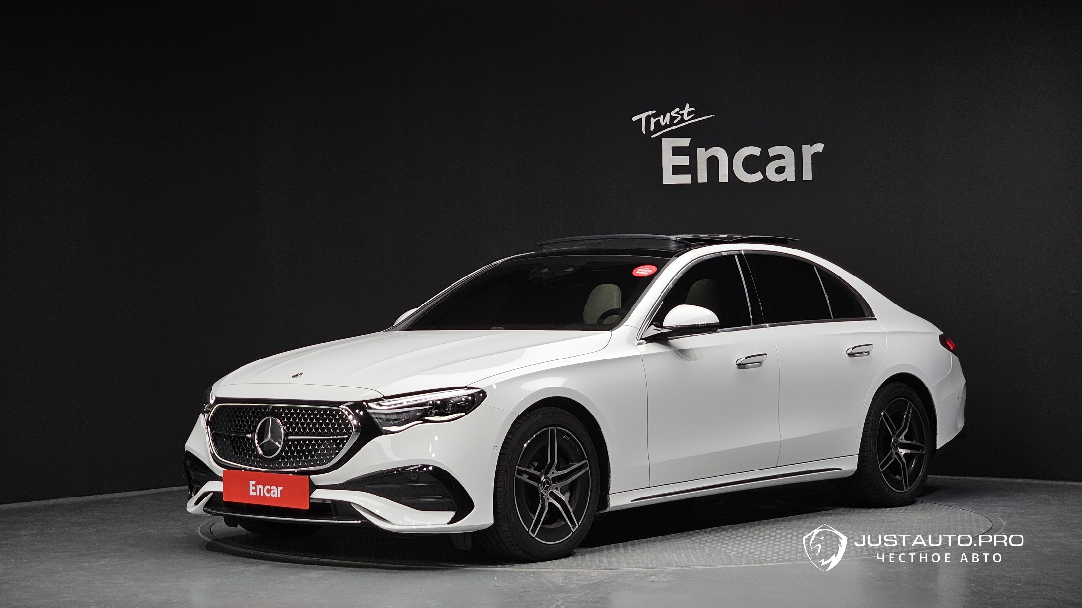 Автомобиль Mercedes-Benz E-Class