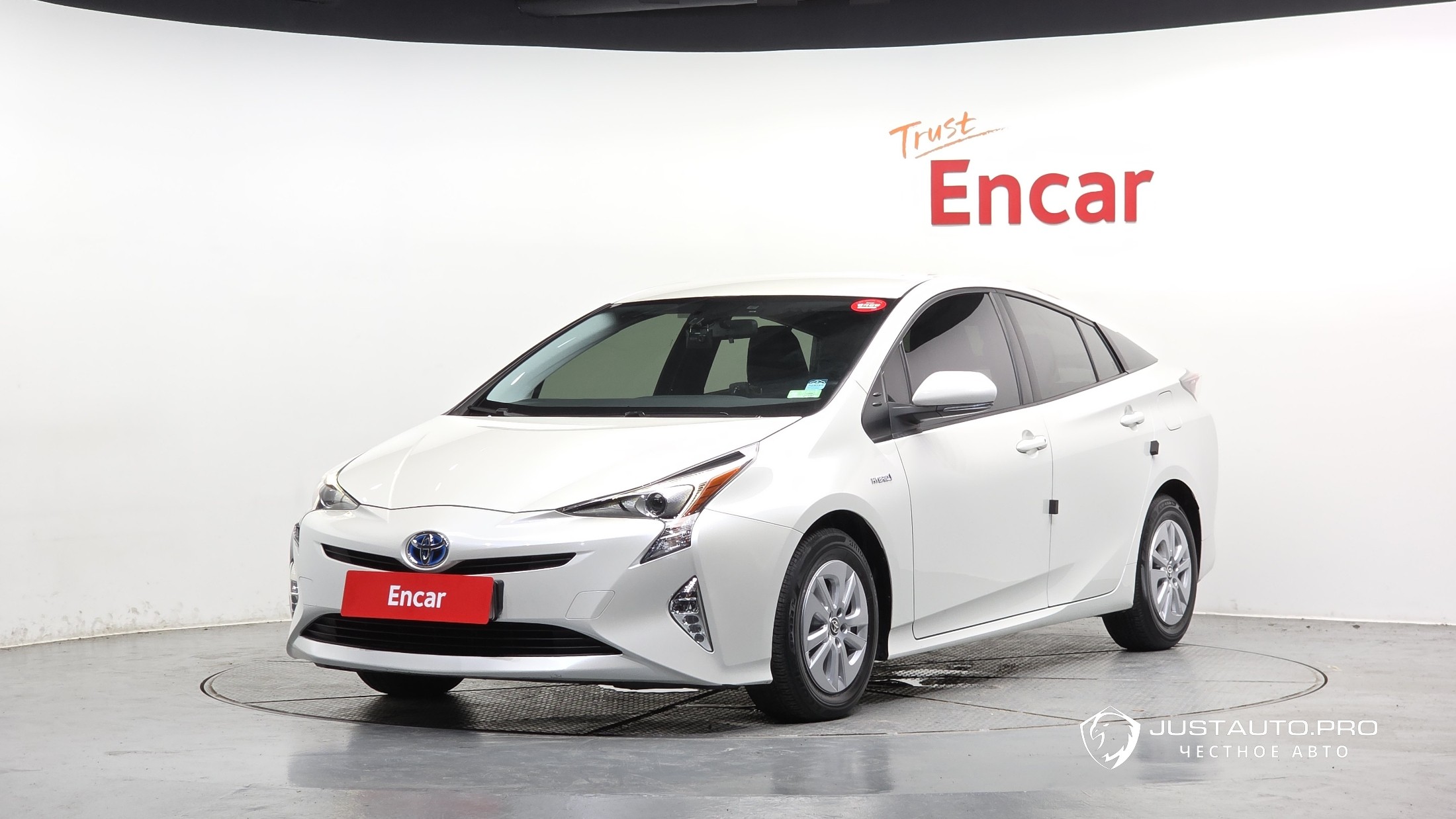 Автомобиль Toyota Prius