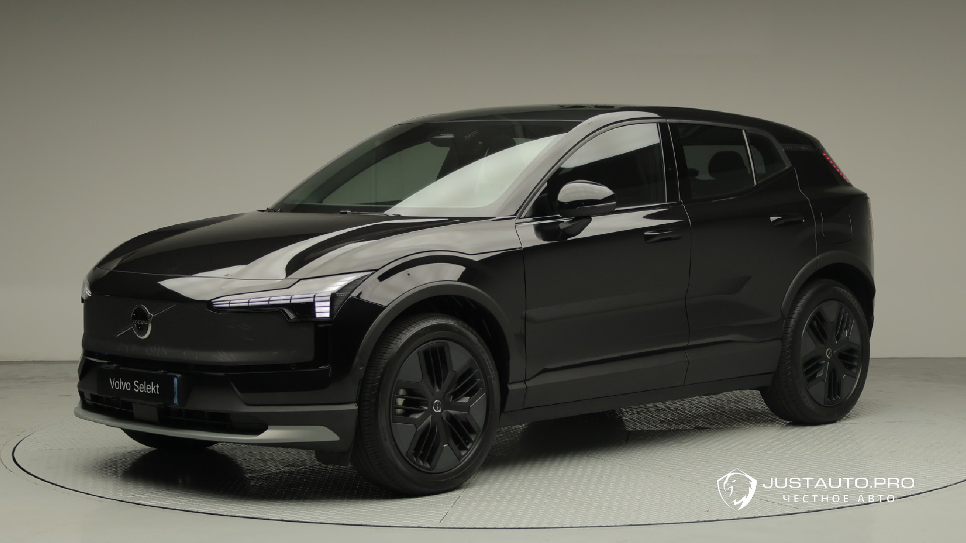 Автомобиль Volvo EX30