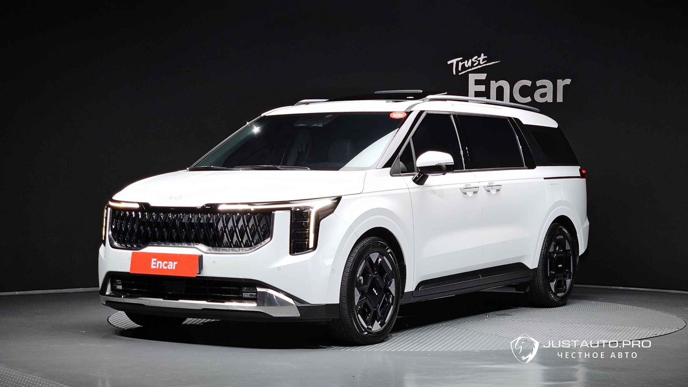 Автомобиль Kia Canival