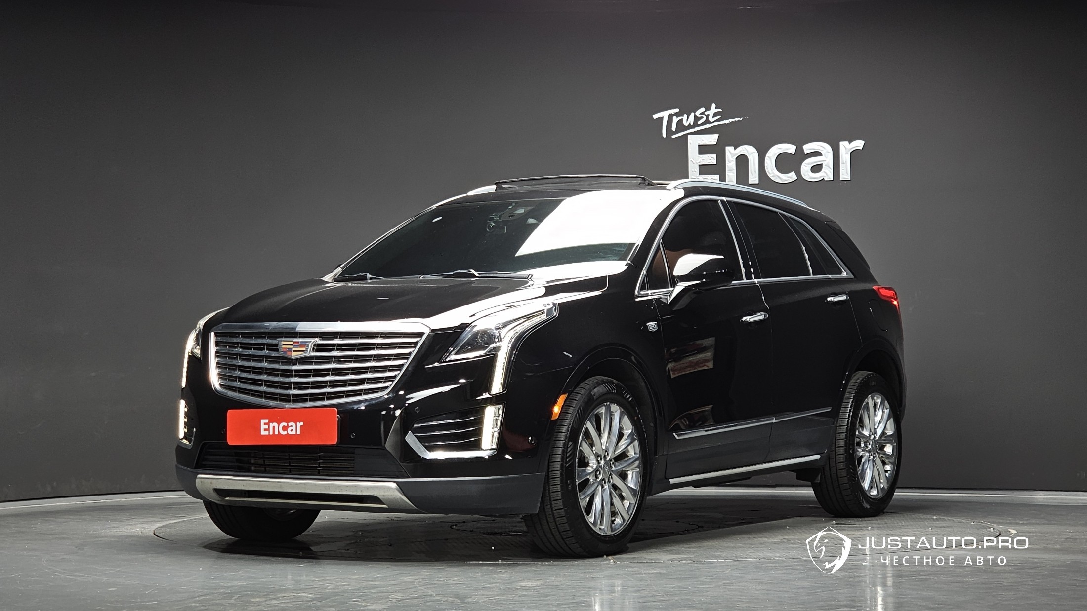 Автомобиль Cadillac XT5