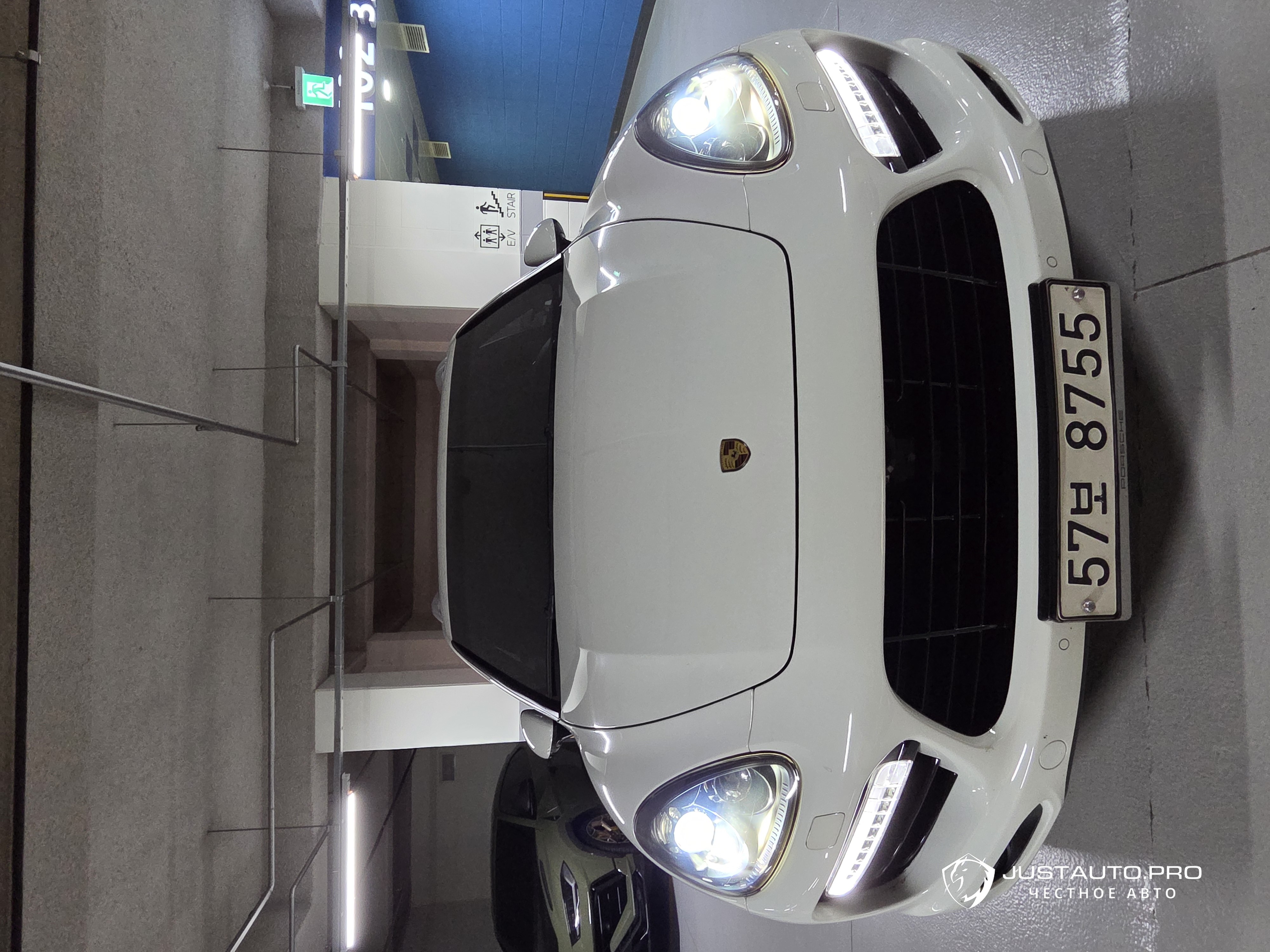 Автомобиль Porsche Cayenne