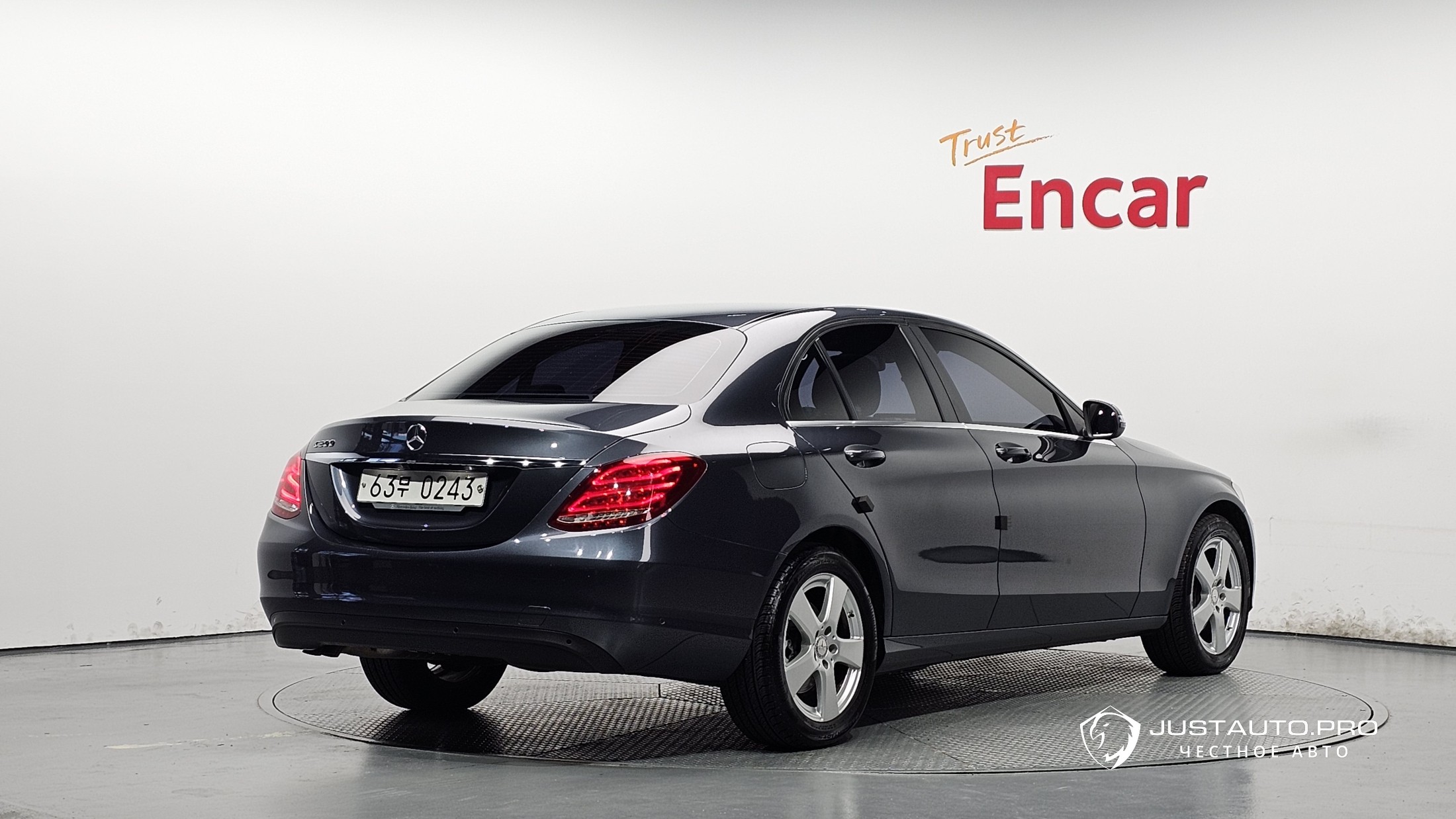 Автомобиль Mercedes-Benz C-Class