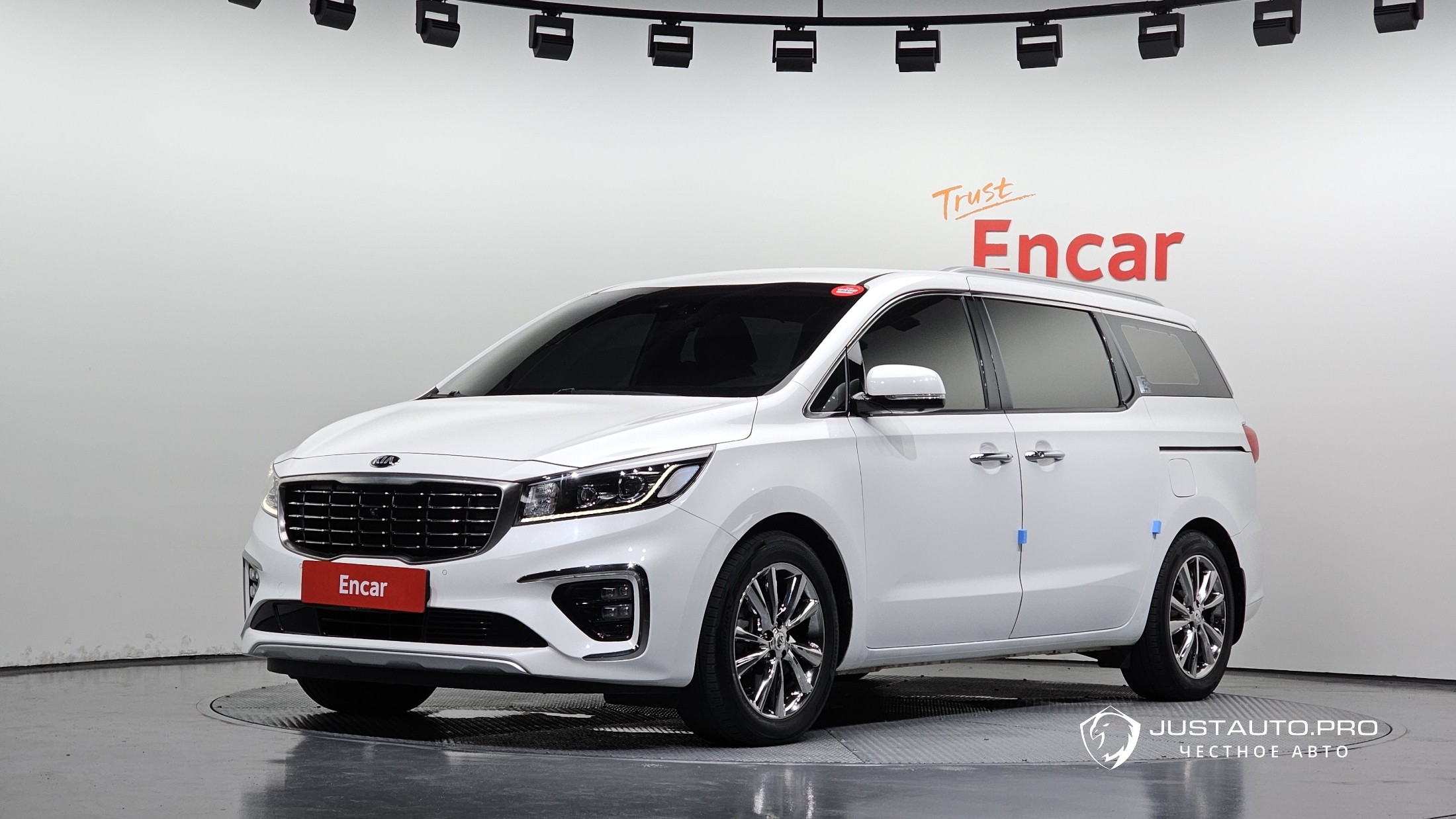 Автомобиль Kia Canival
