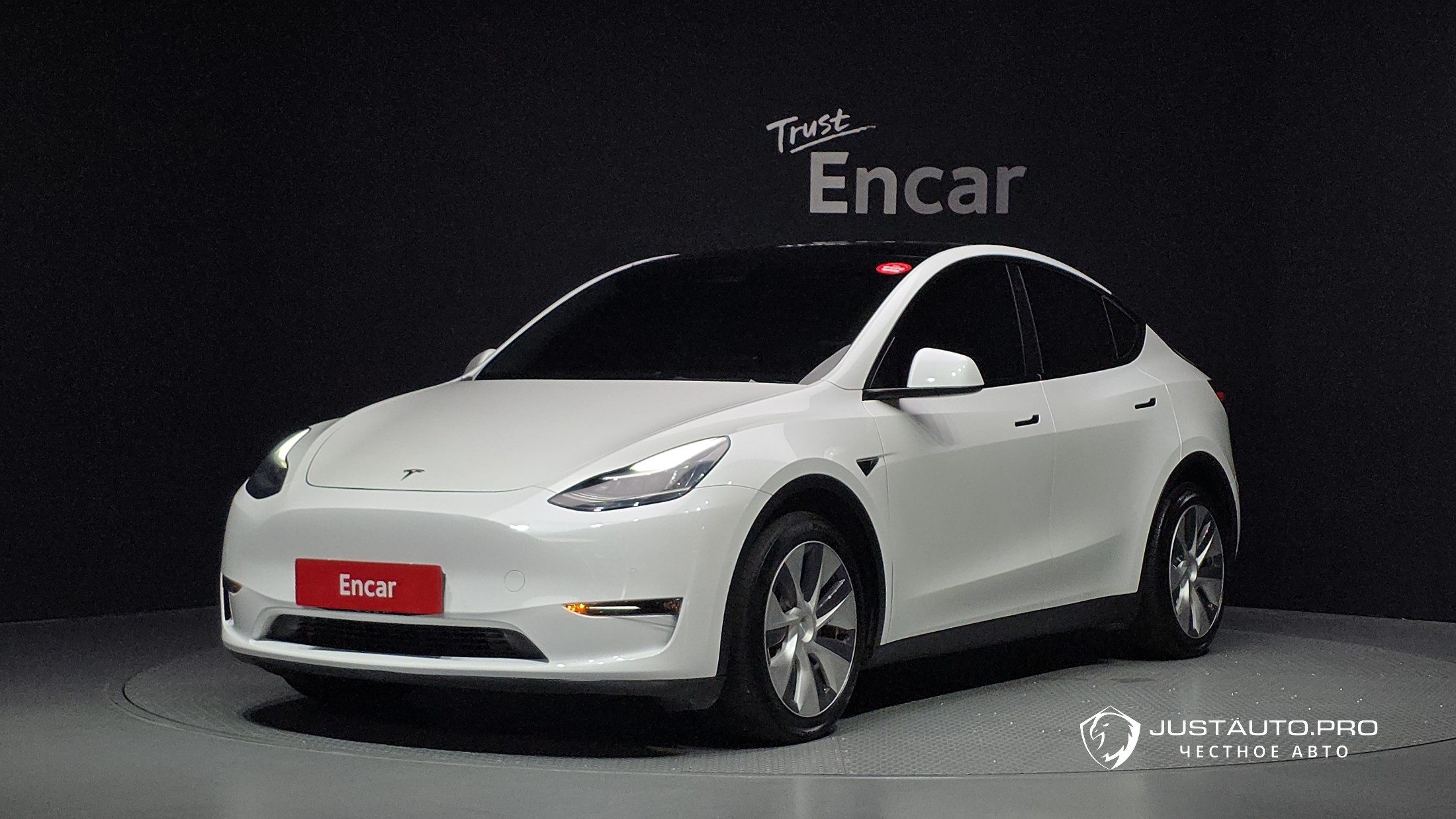 Автомобиль Tesla Model Y