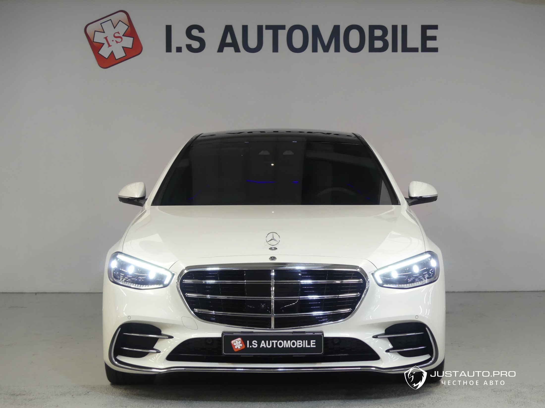 Автомобиль Mercedes-Benz S-Class