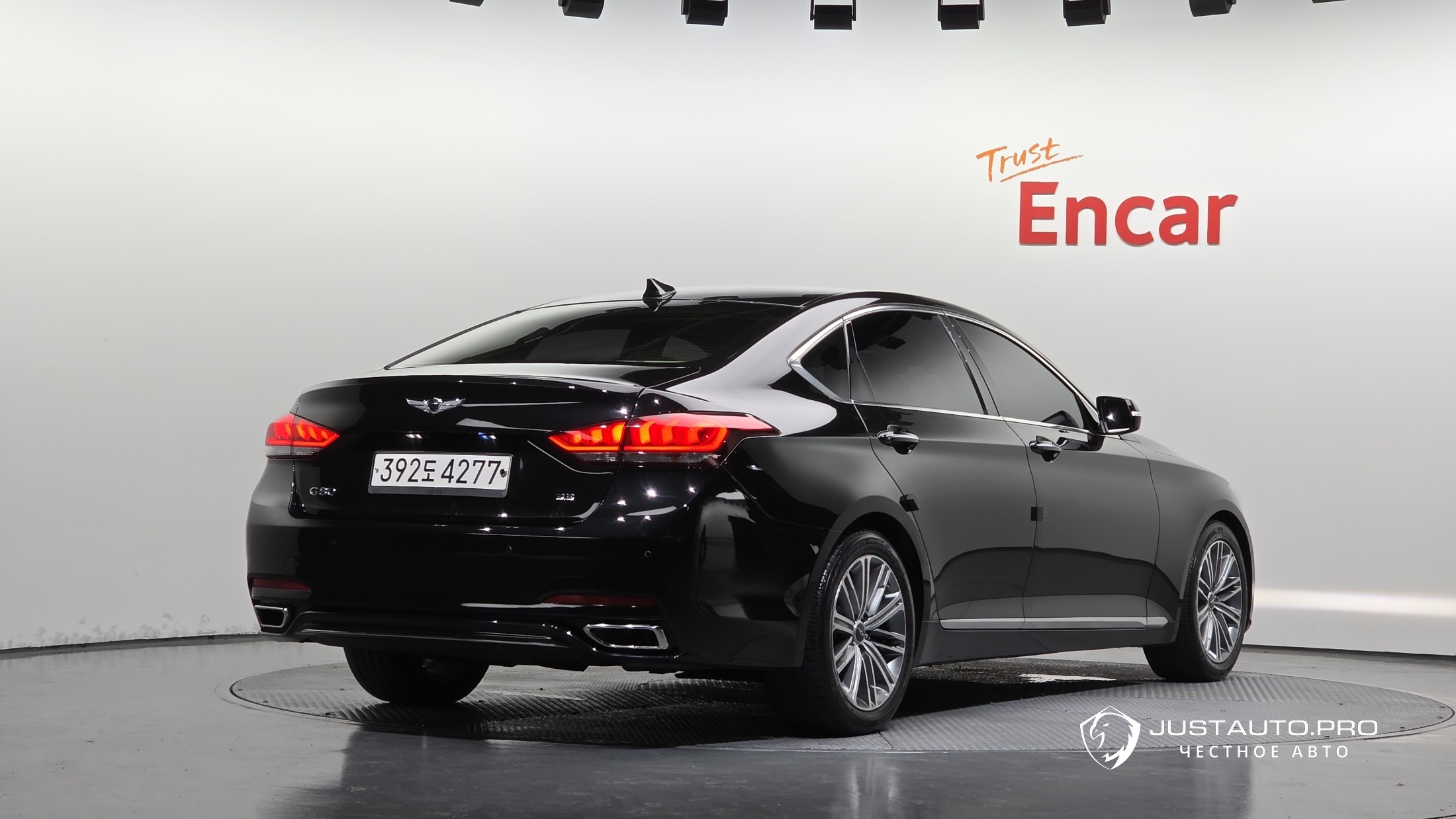 Автомобиль Genesis G80