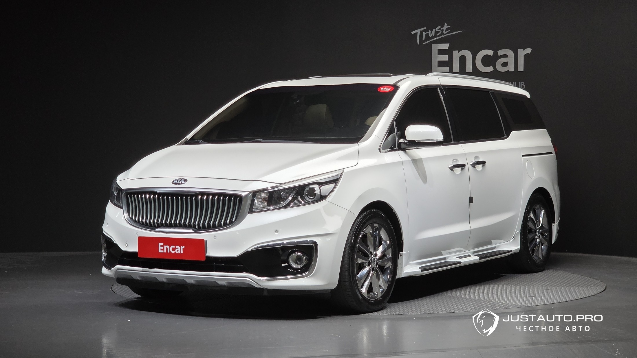 Автомобиль Kia Canival
