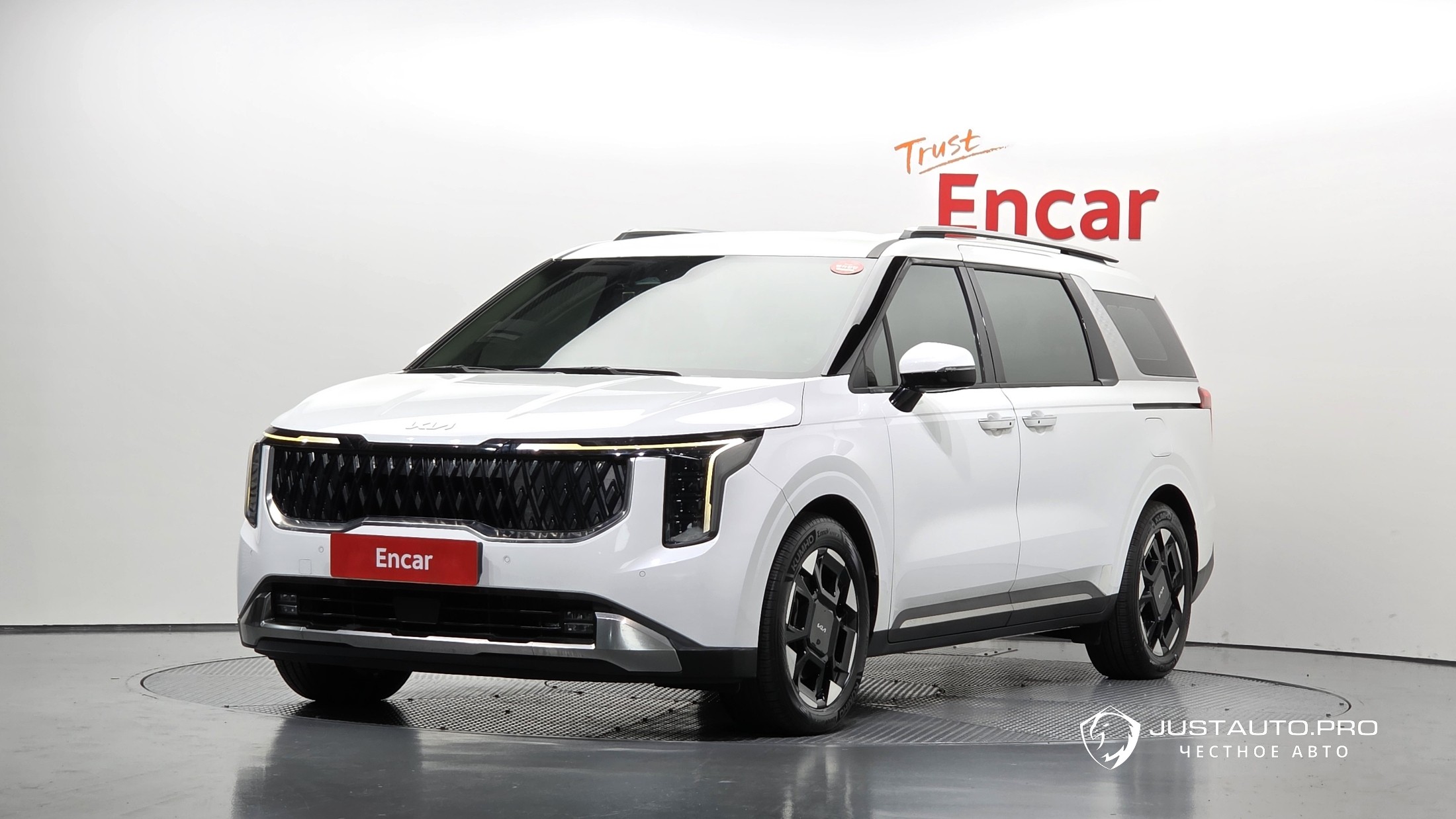 Автомобиль Kia Canival