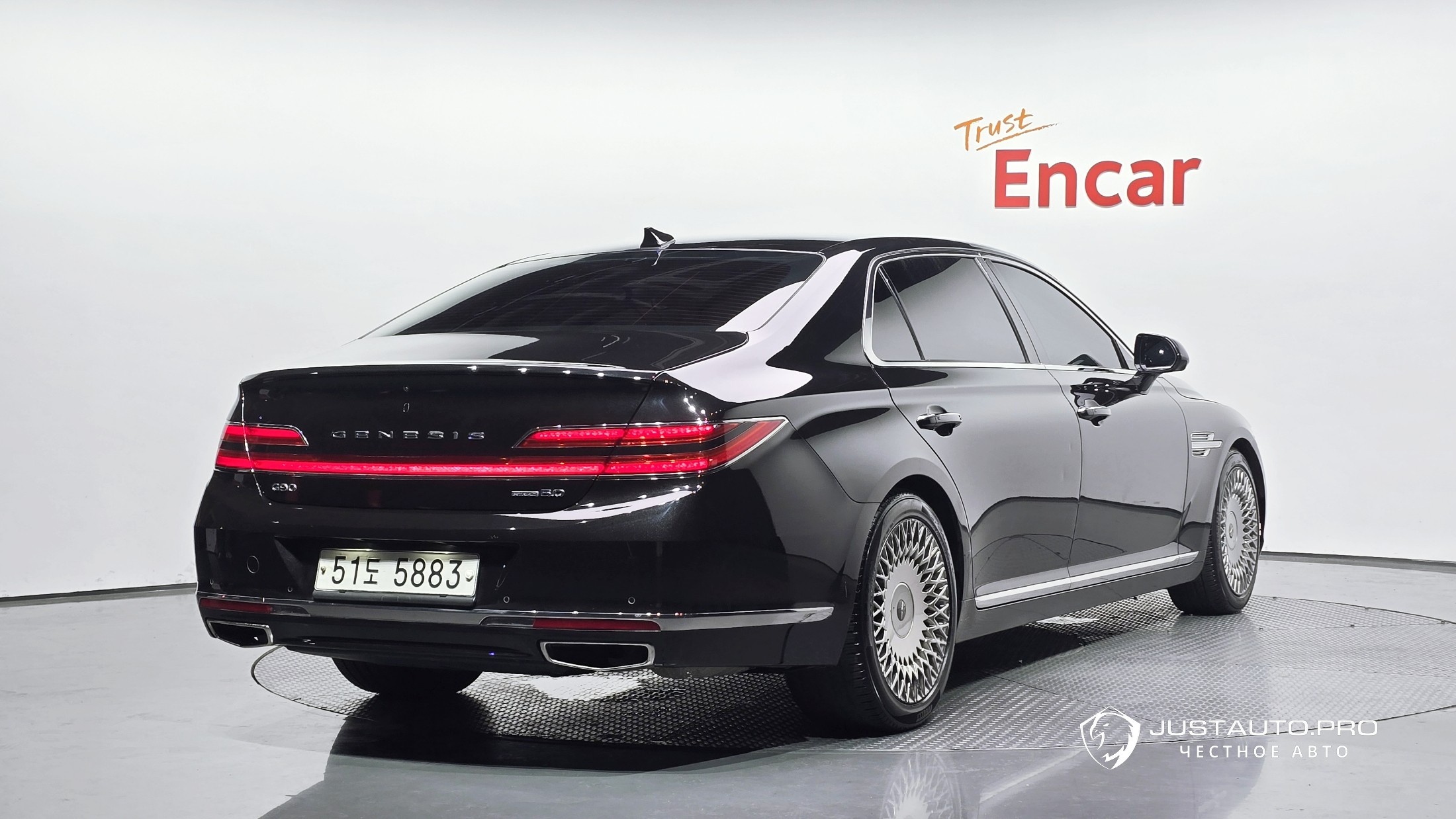 Автомобиль Genesis G90