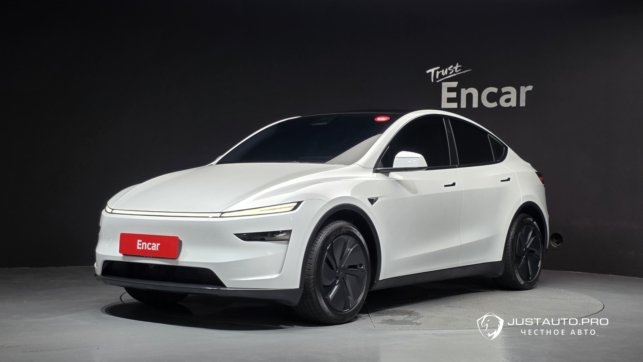 Автомобиль Tesla Model Y