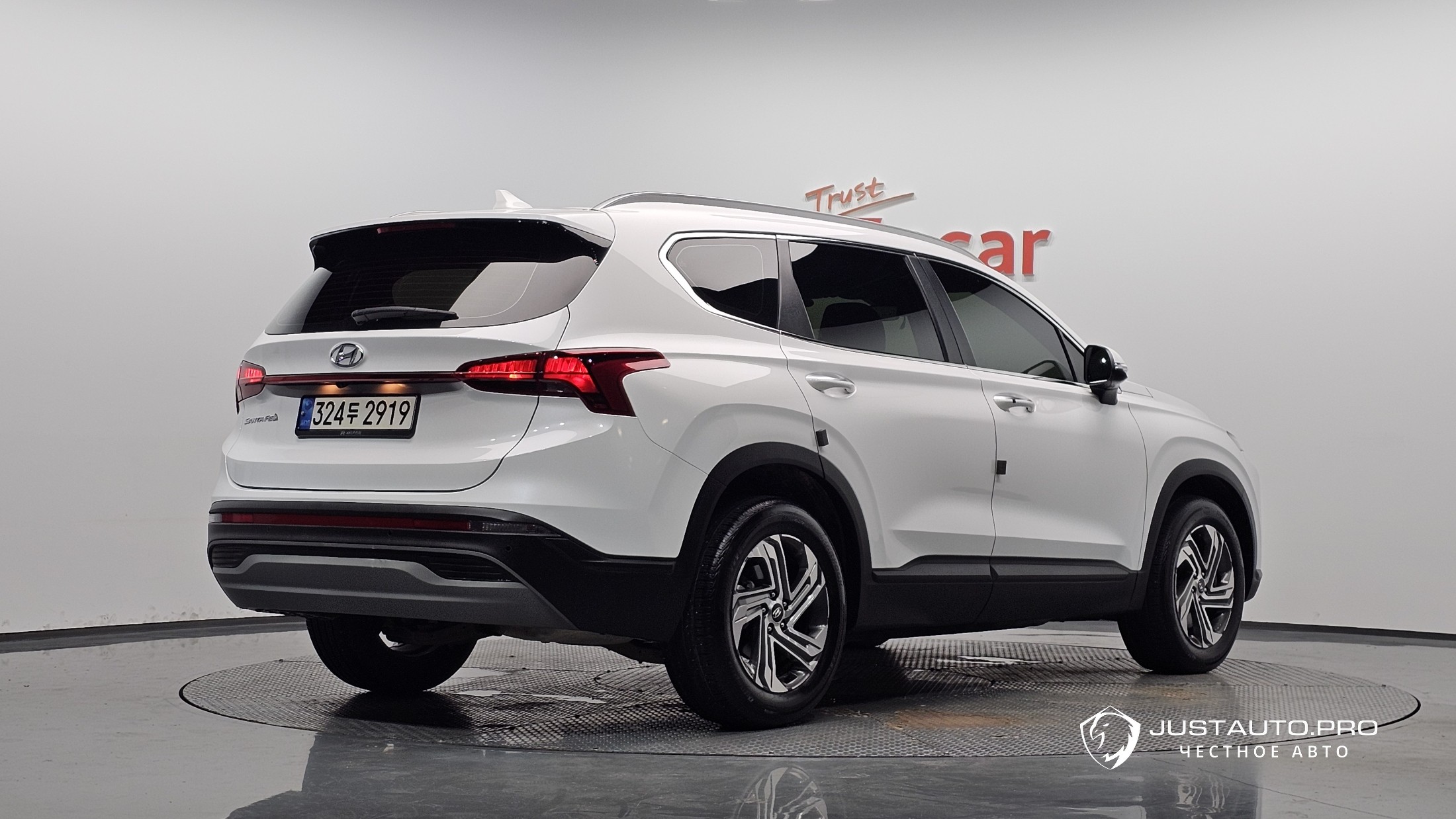 Автомобиль Hyundai Santafe