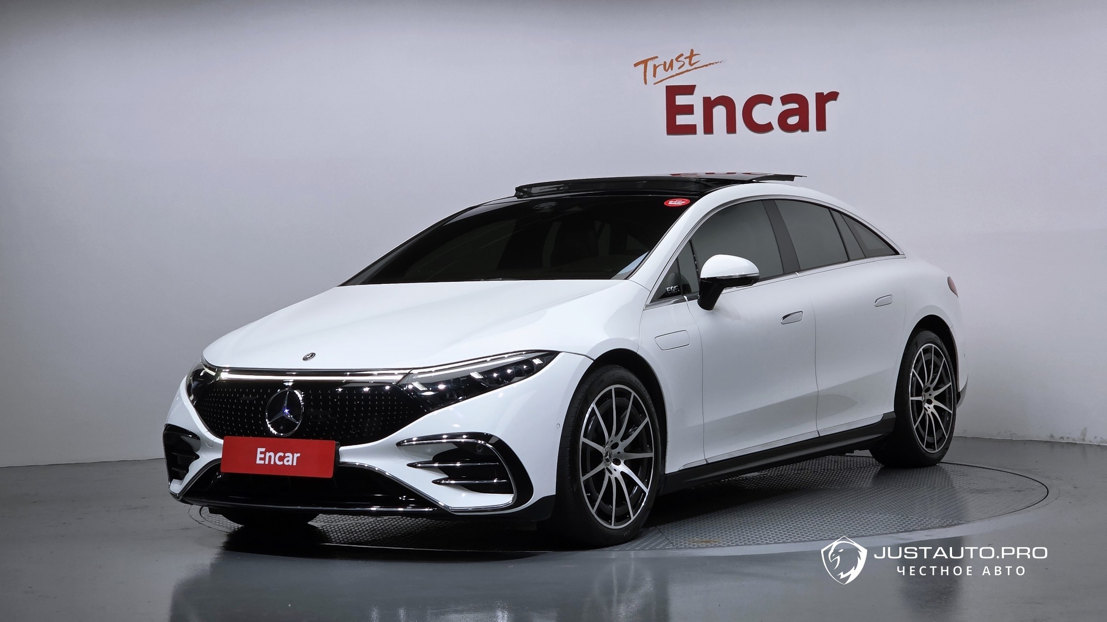 Автомобиль Mercedes-Benz EQS
