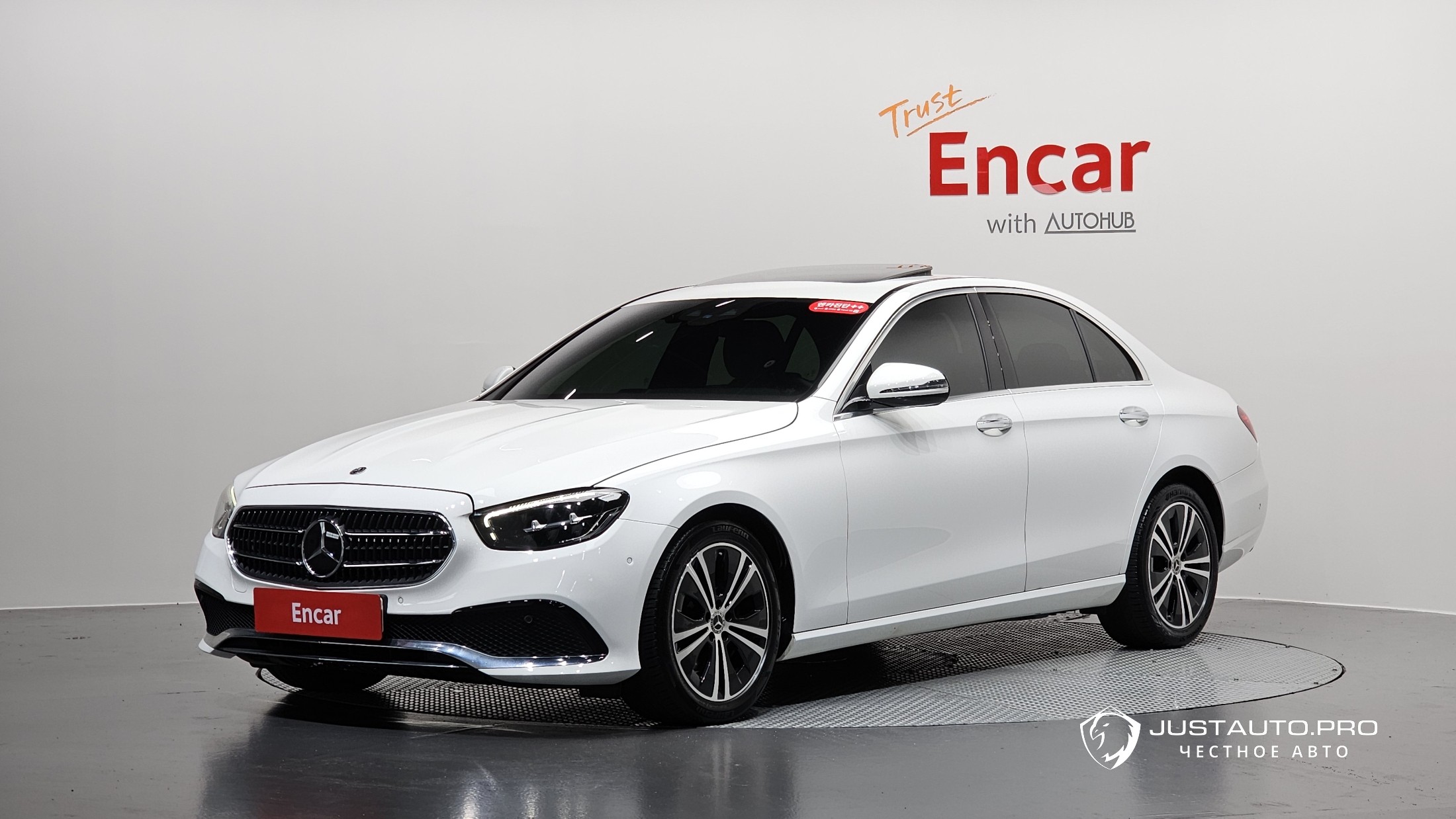 Автомобиль Mercedes-Benz E-Class
